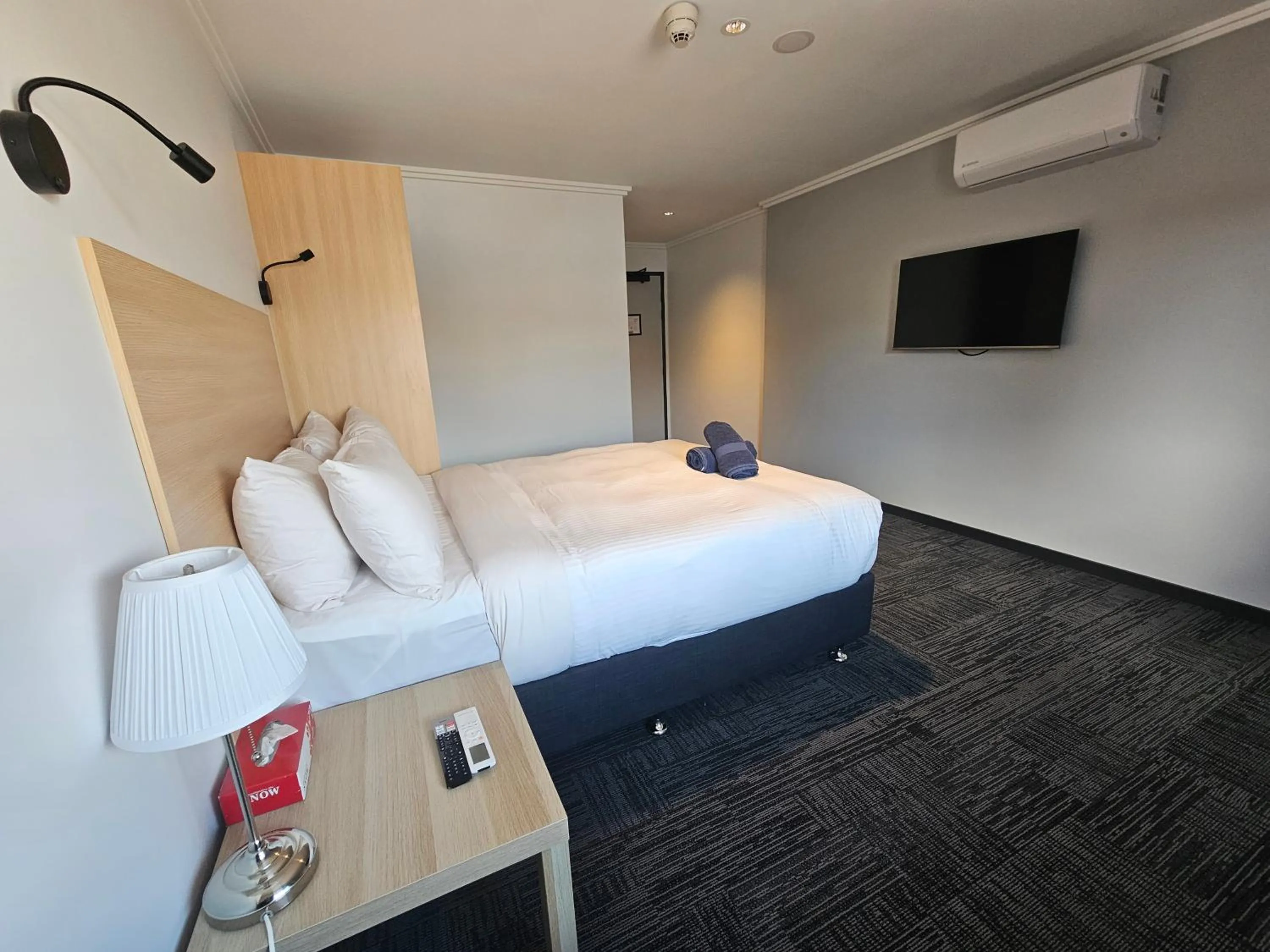 Bed in Econo Lodge Rivervale