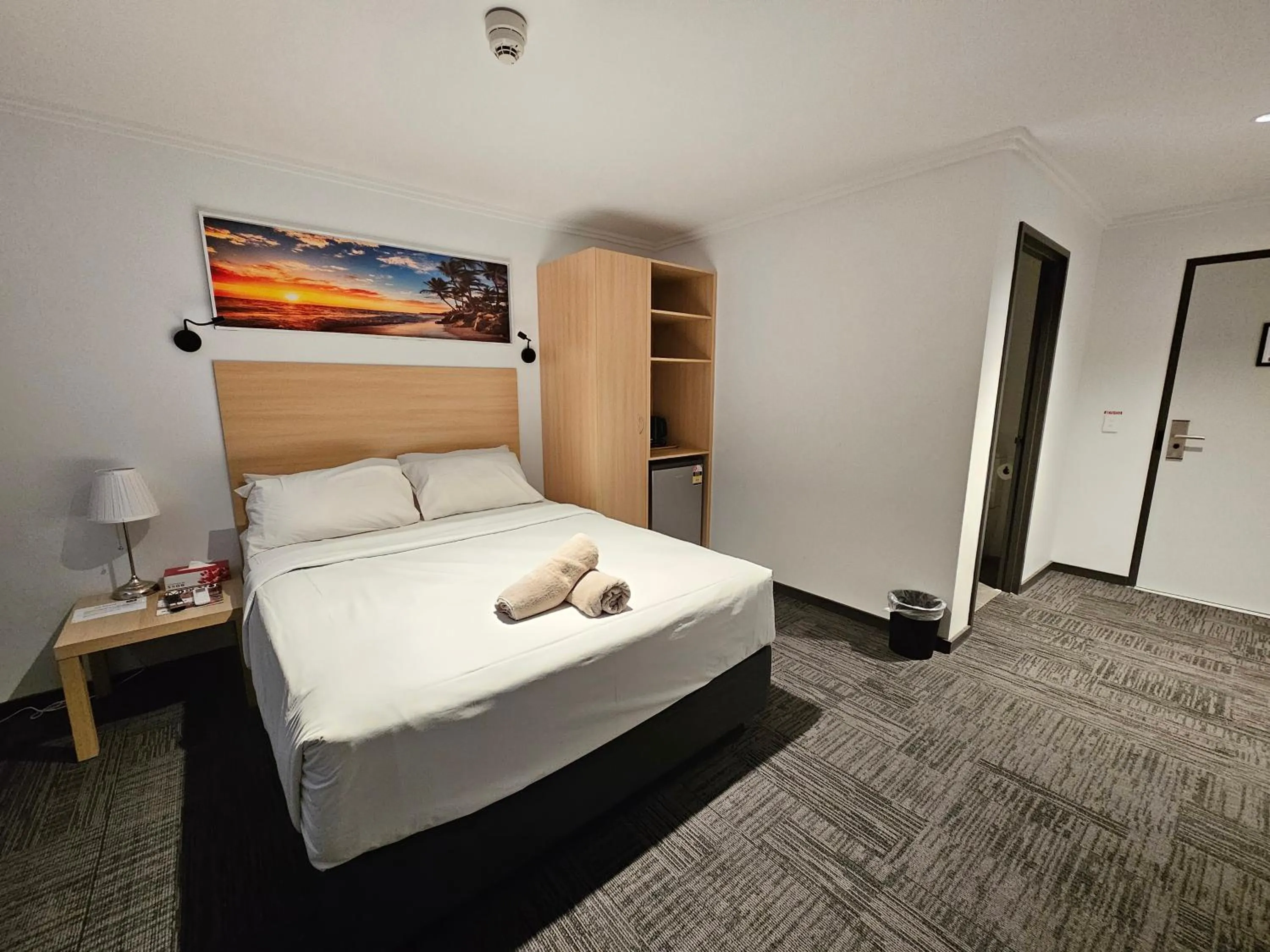 Bed in Econo Lodge Rivervale