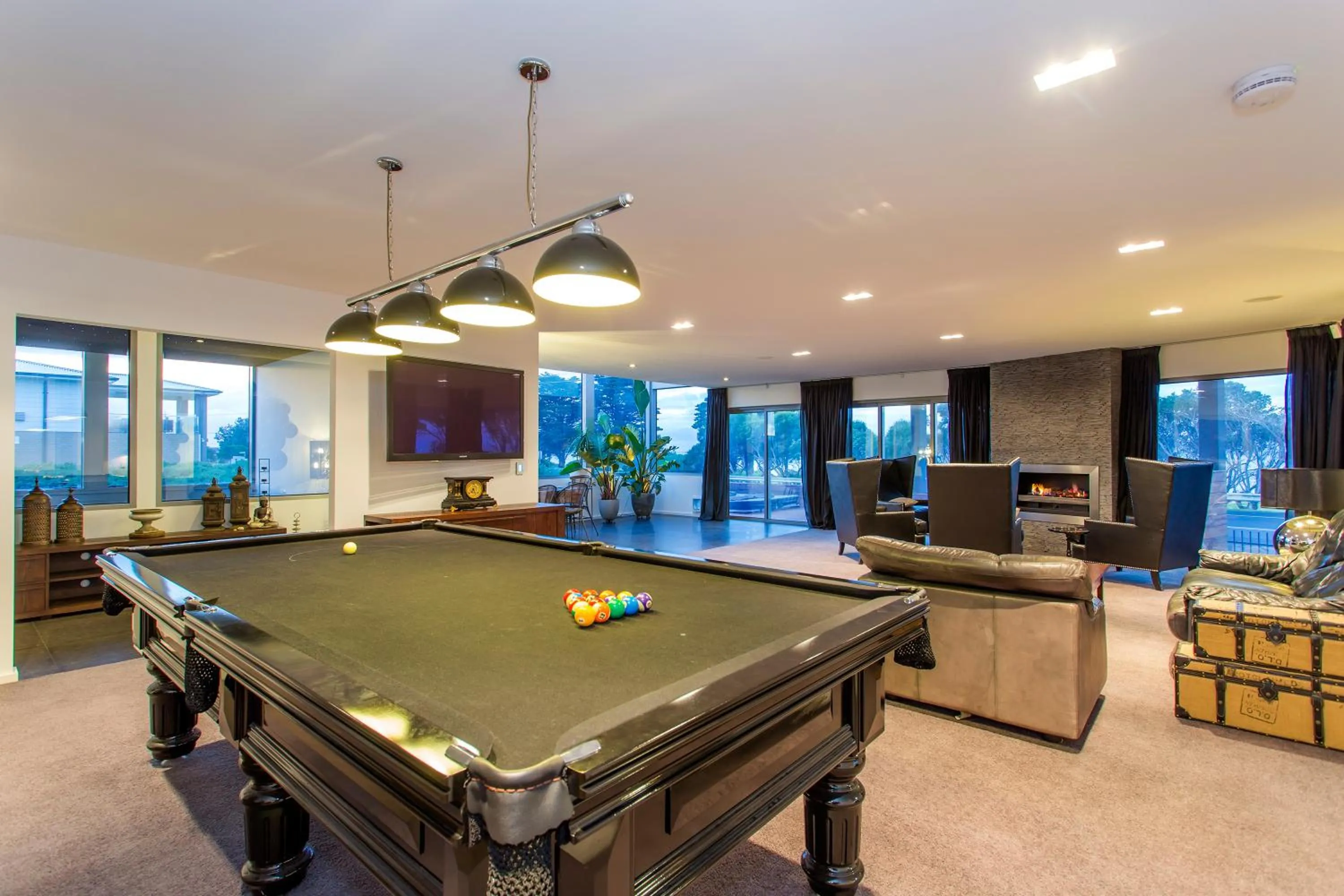 Communal lounge/ TV room in Starhaven Retreat