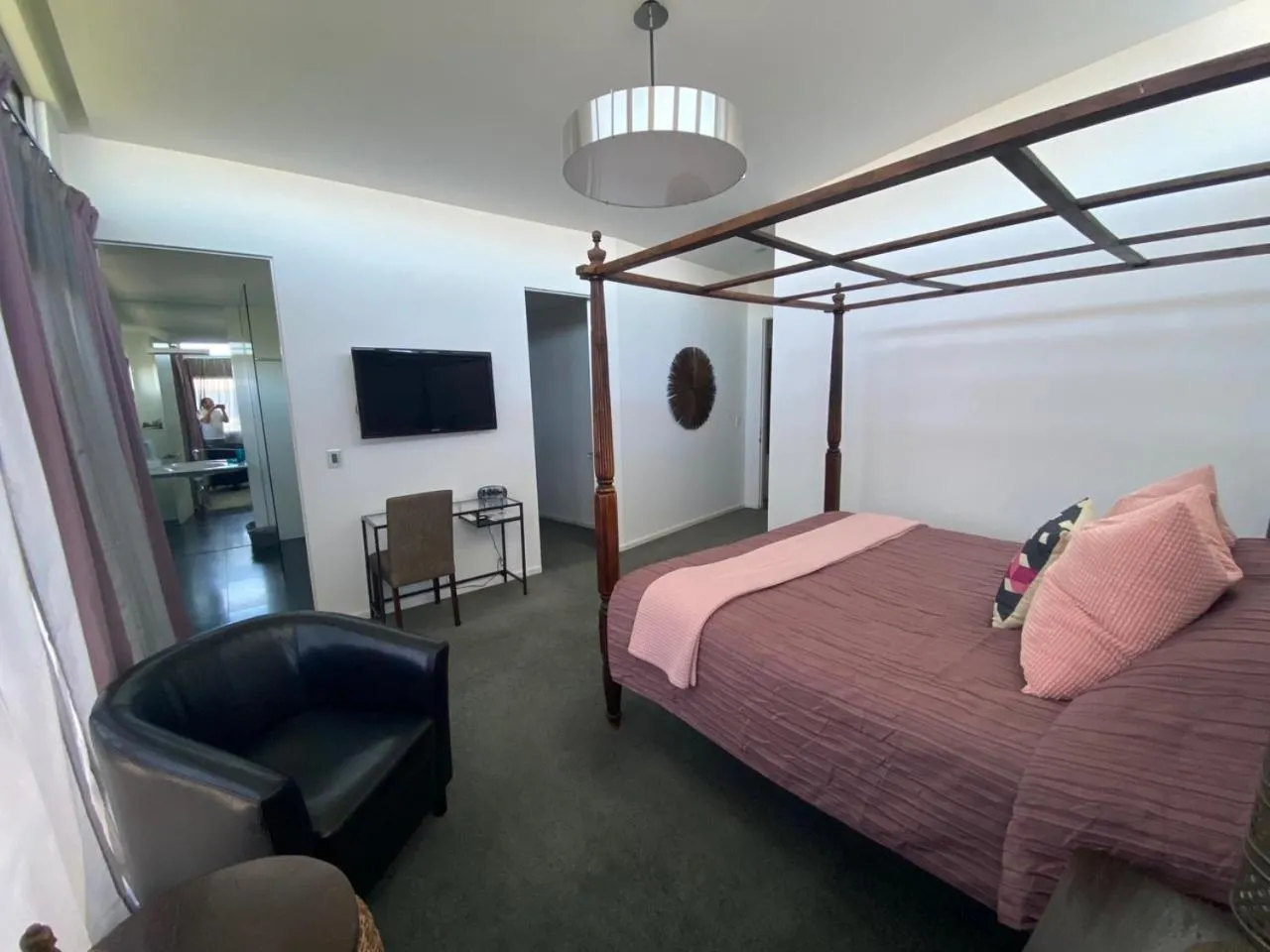 Bedroom, Bed in Starhaven Retreat