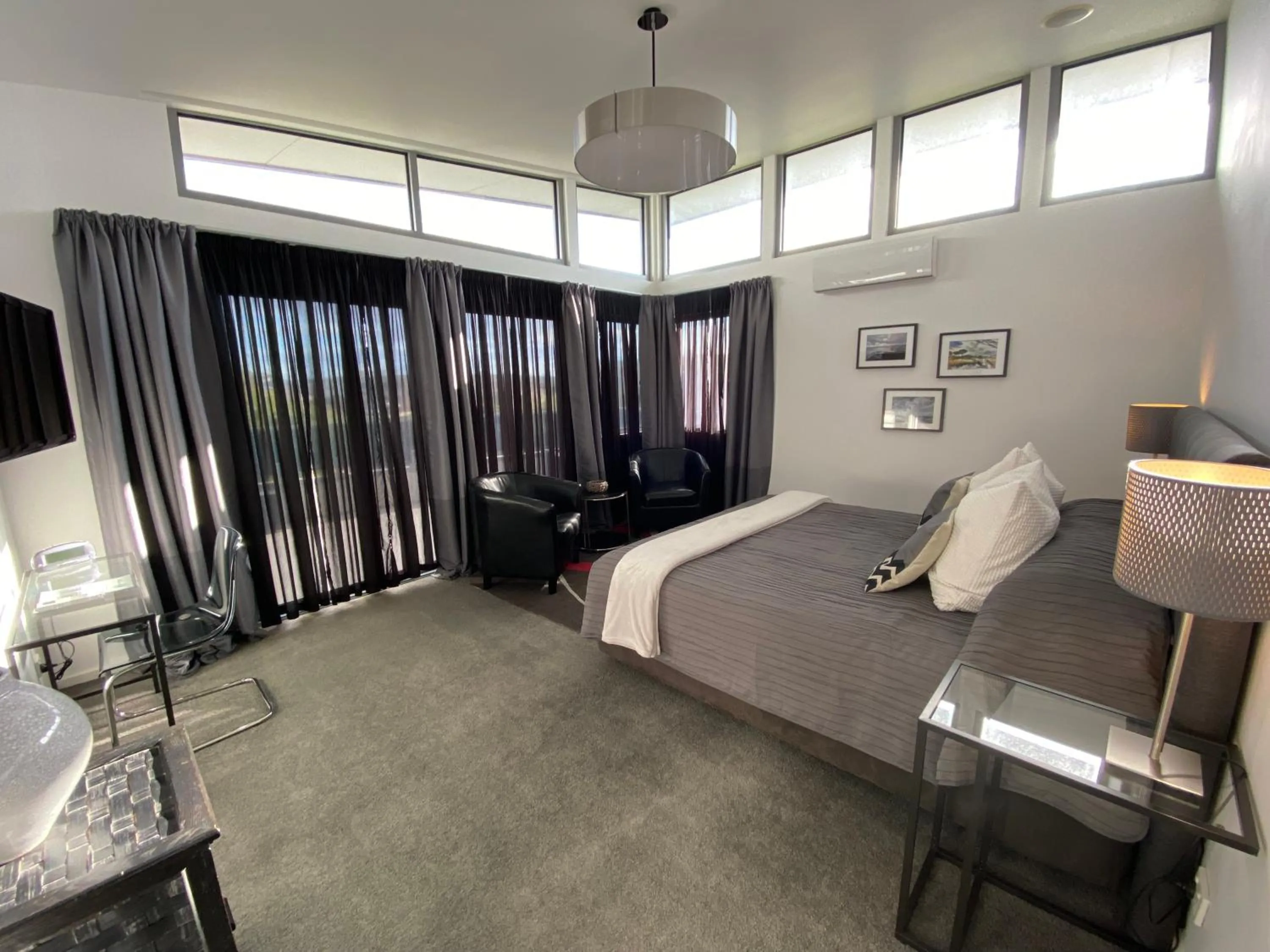 Bedroom, Bed in Starhaven Retreat