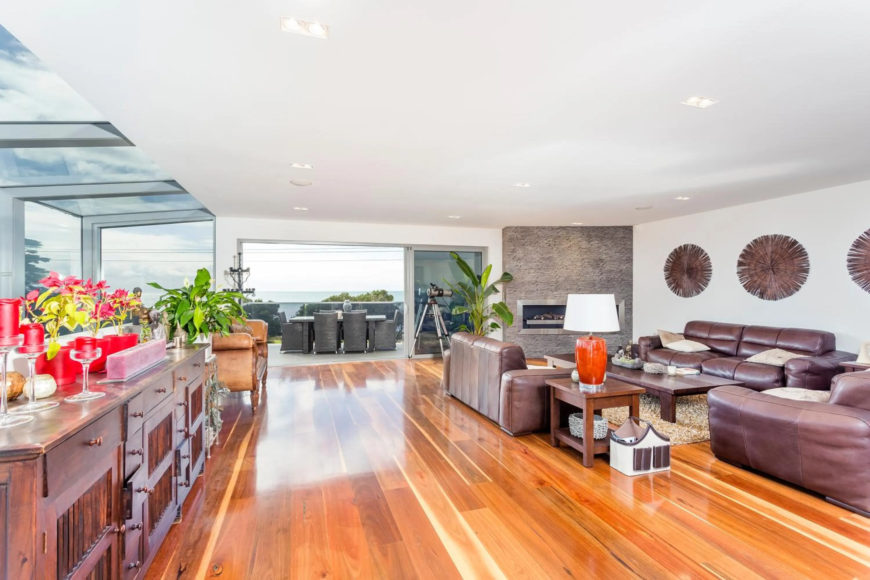 Communal lounge/ TV room in Starhaven Retreat