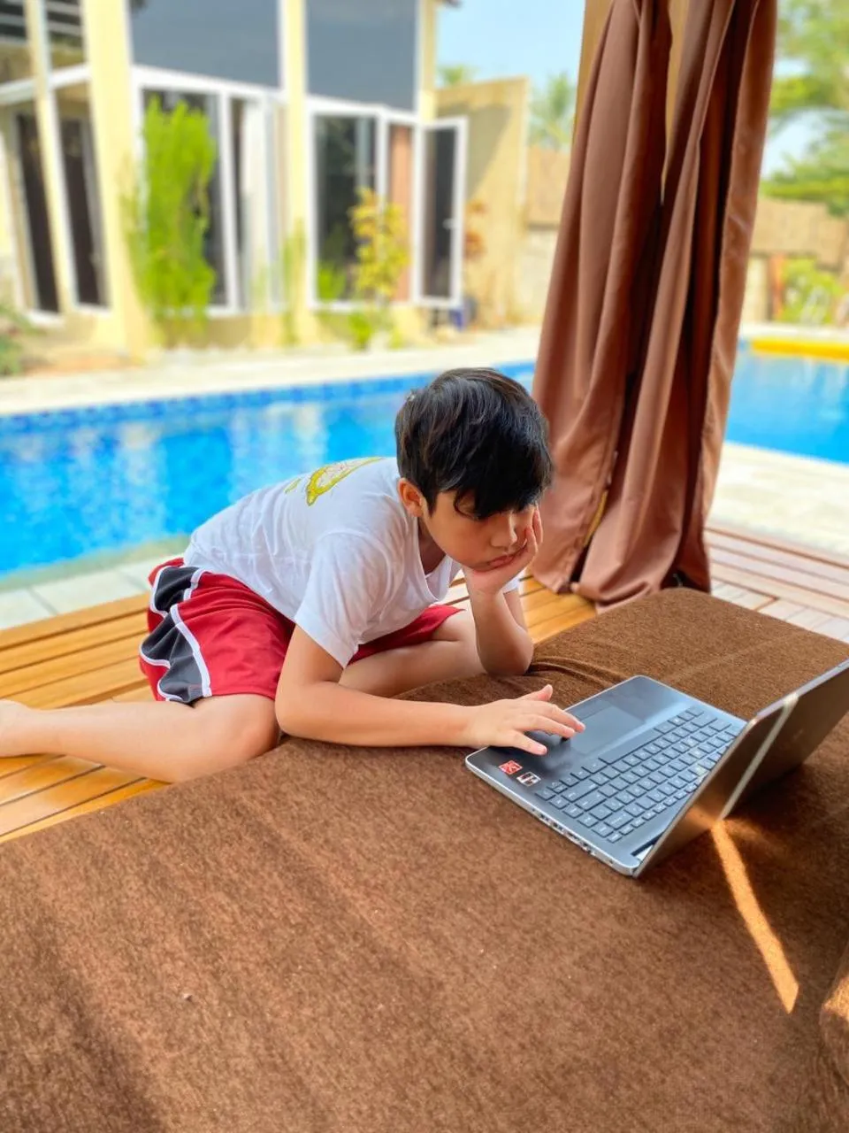 People in Embay House & Private Pool