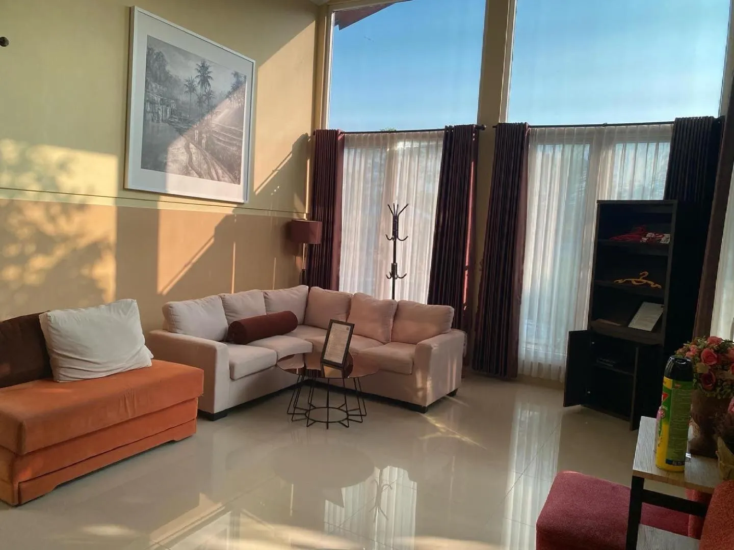 Living room in Embay House & Private Pool