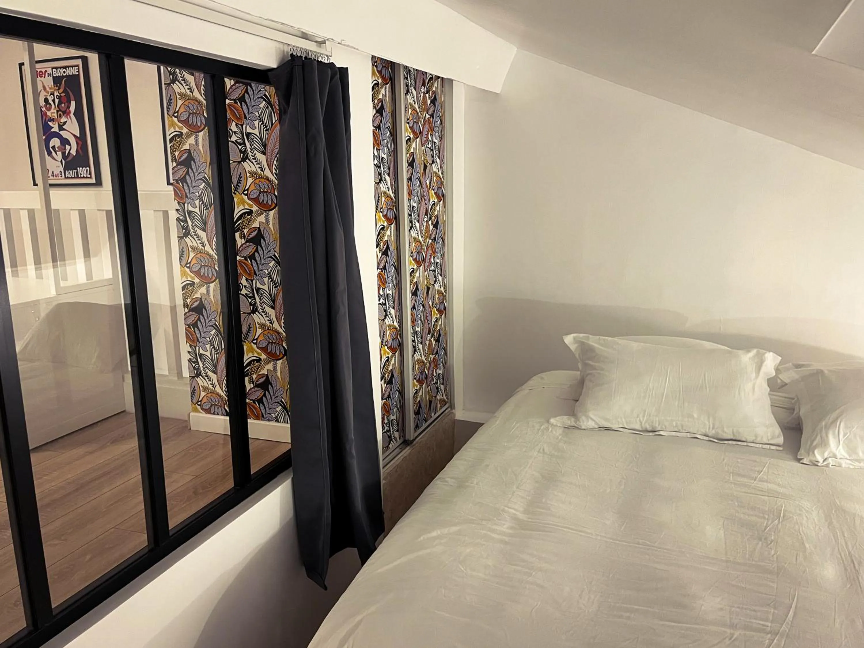 Bedroom, Bed in Maison d'hôtes City Break MIRADOUR