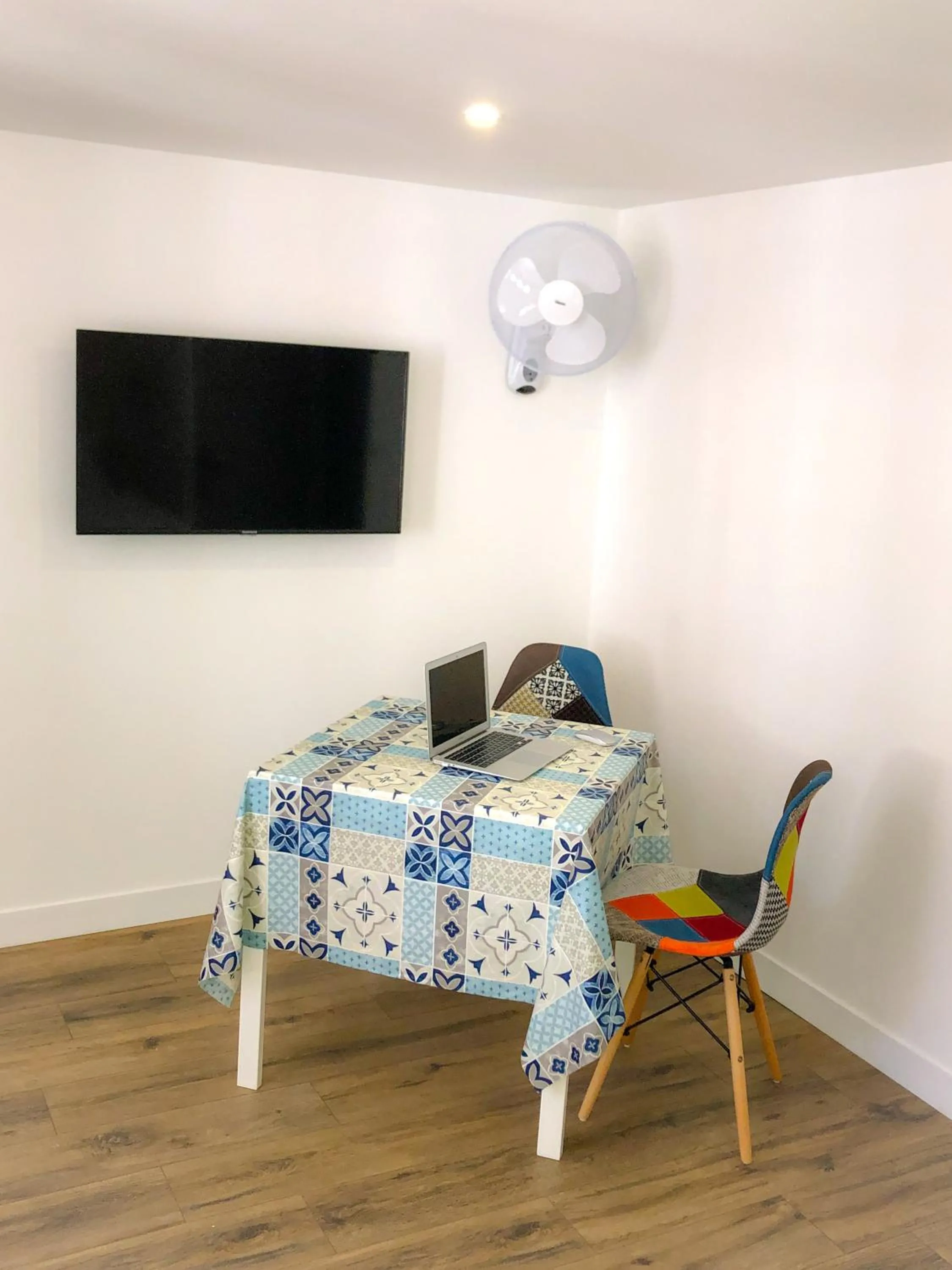 TV and multimedia, Bed in Maison d'hôtes City Break MIRADOUR