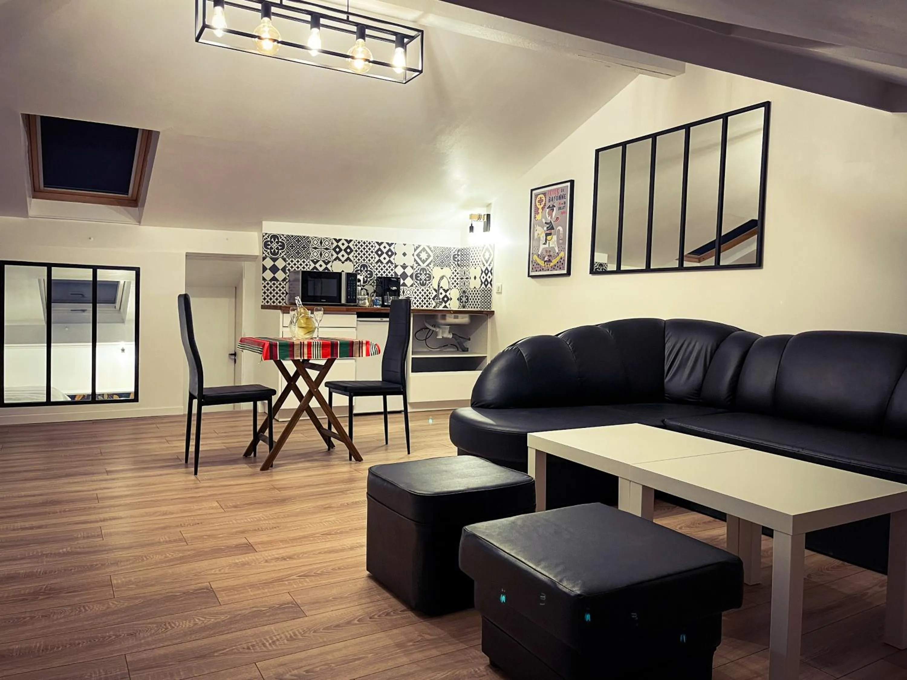 Seating area in Maison d'hôtes City Break MIRADOUR