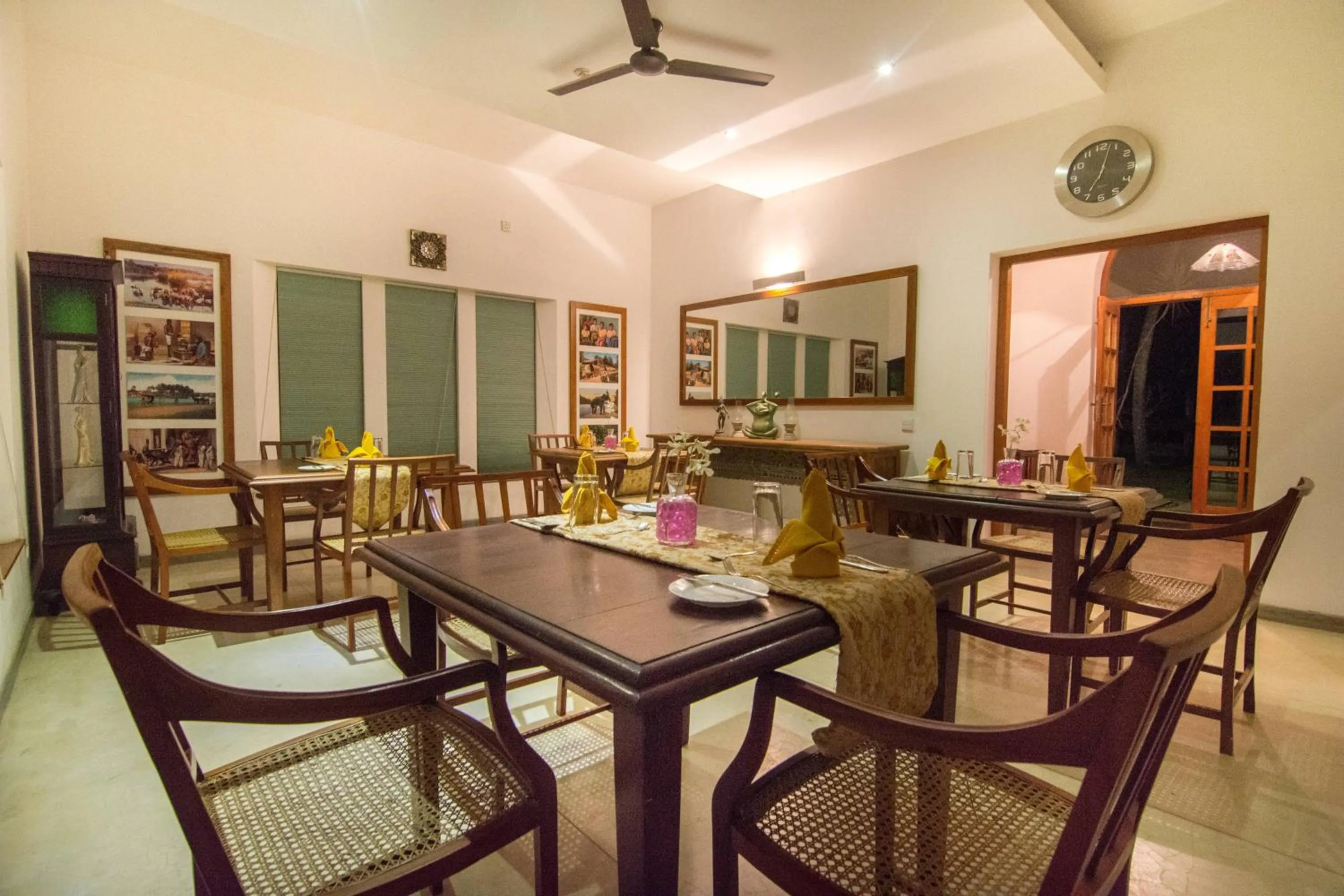 Restaurant/places to eat in The Elephant Stables