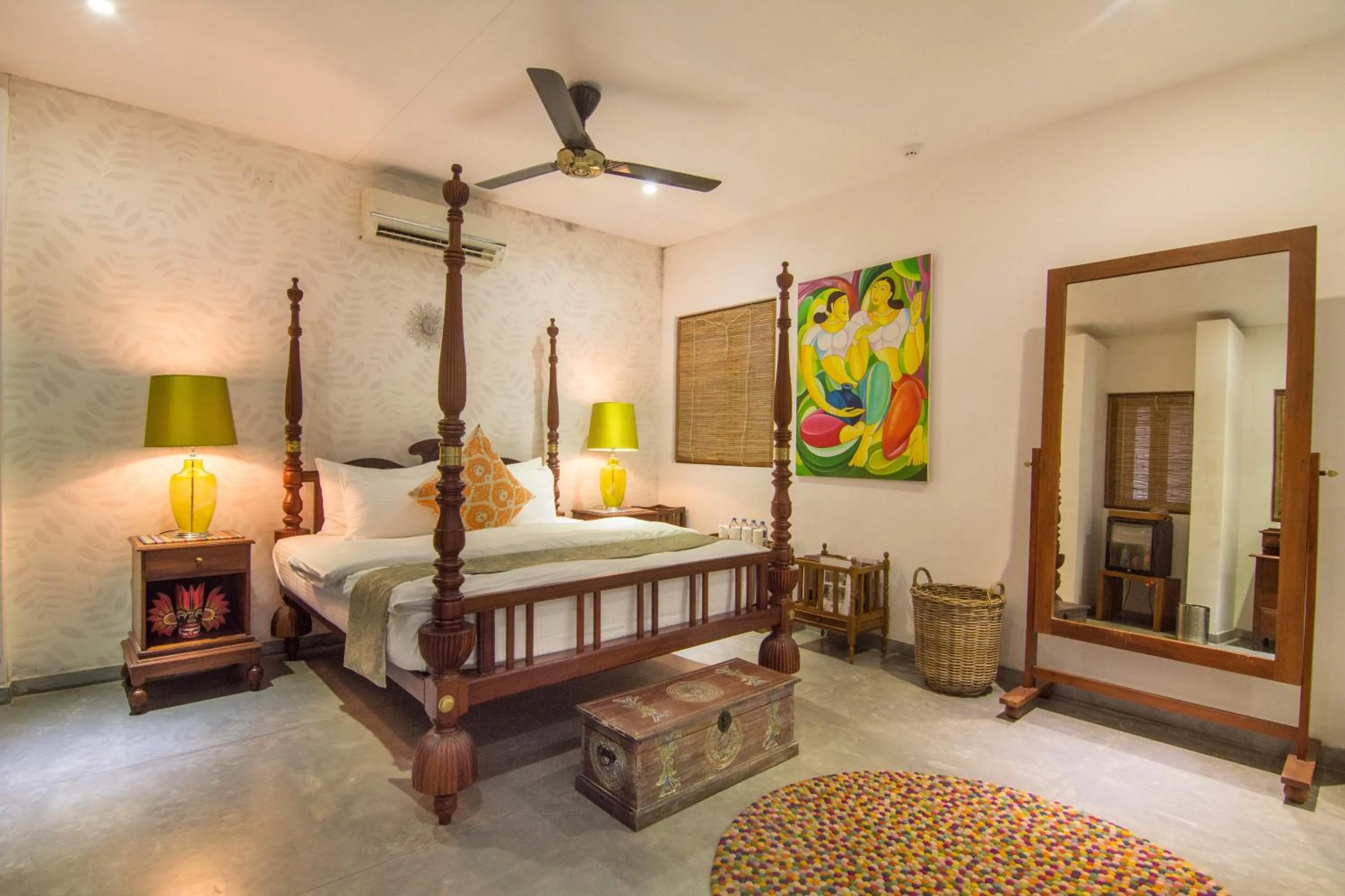 Photo of the whole room, Bed in The Elephant Stables