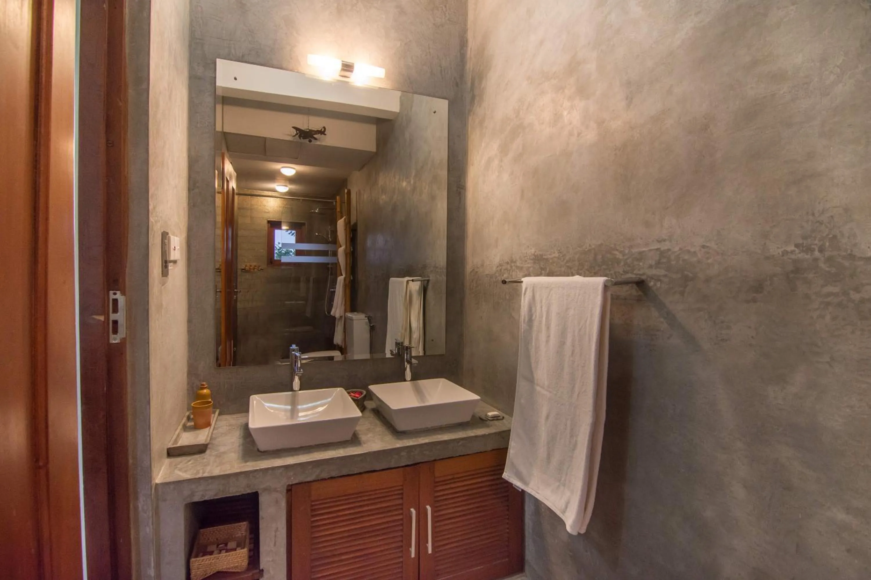 Shower in The Elephant Stables