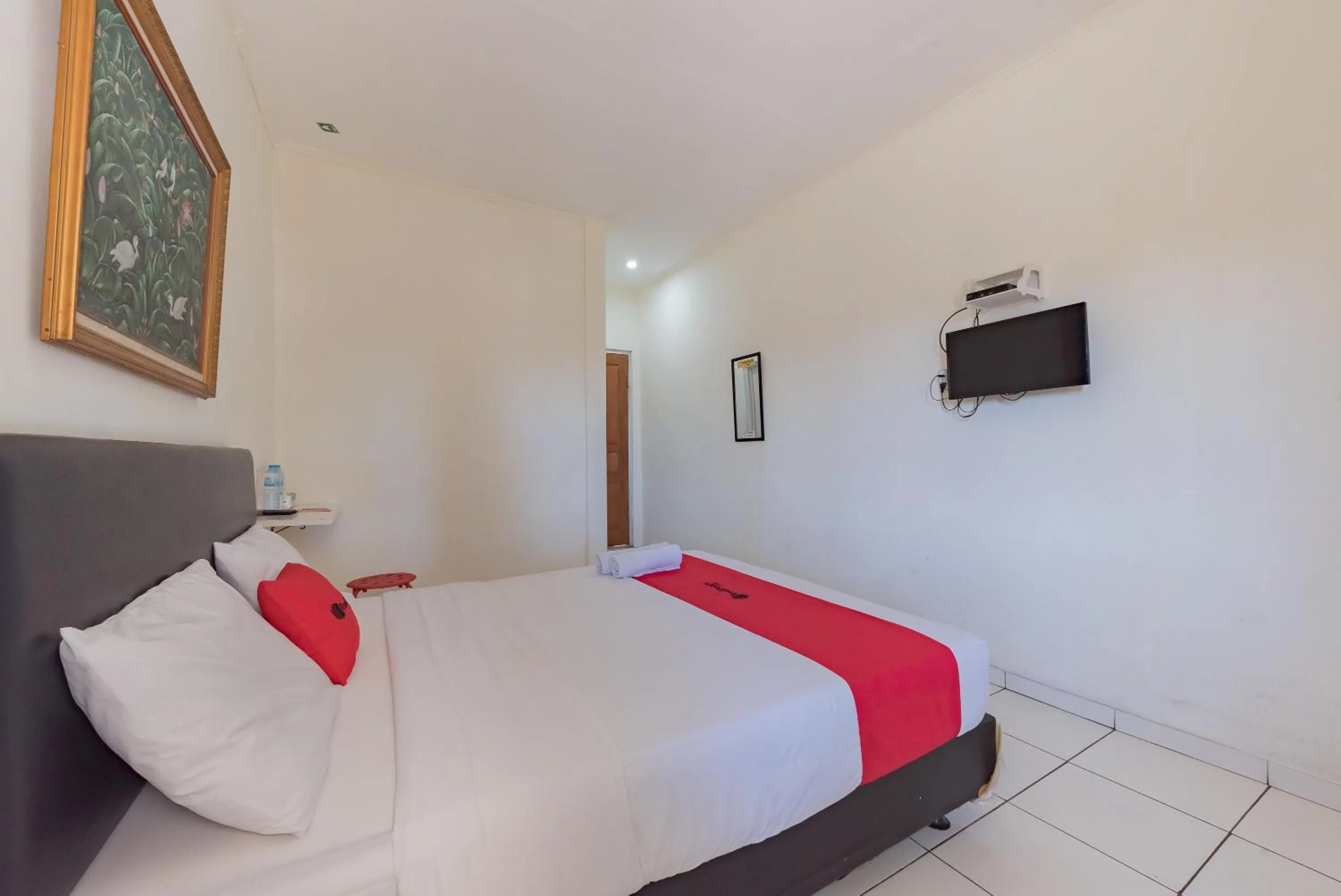 Bed in RedDoorz Syariah @ Jl Raya Sukabumi