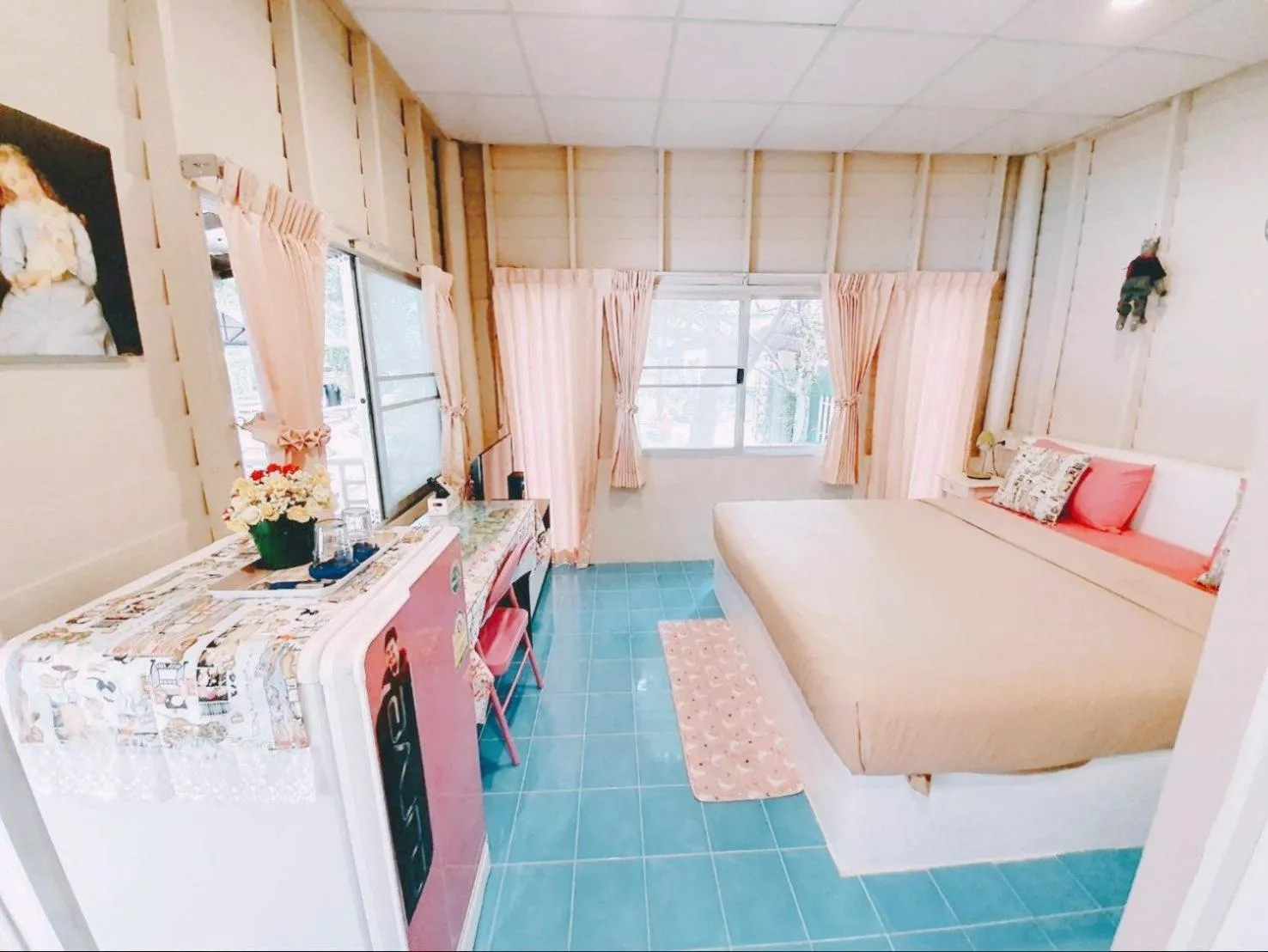 Small Double Room in The Scarecrow House