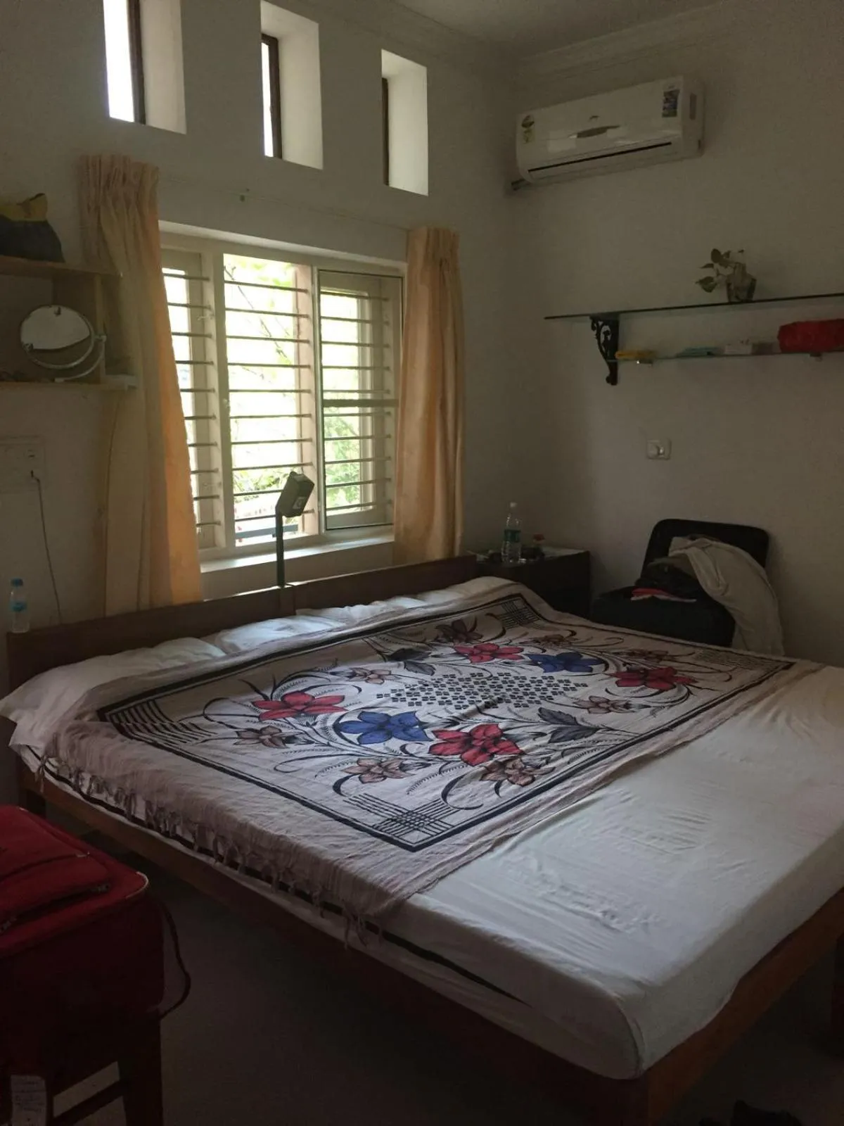 Bed in Nathans Holiday Home