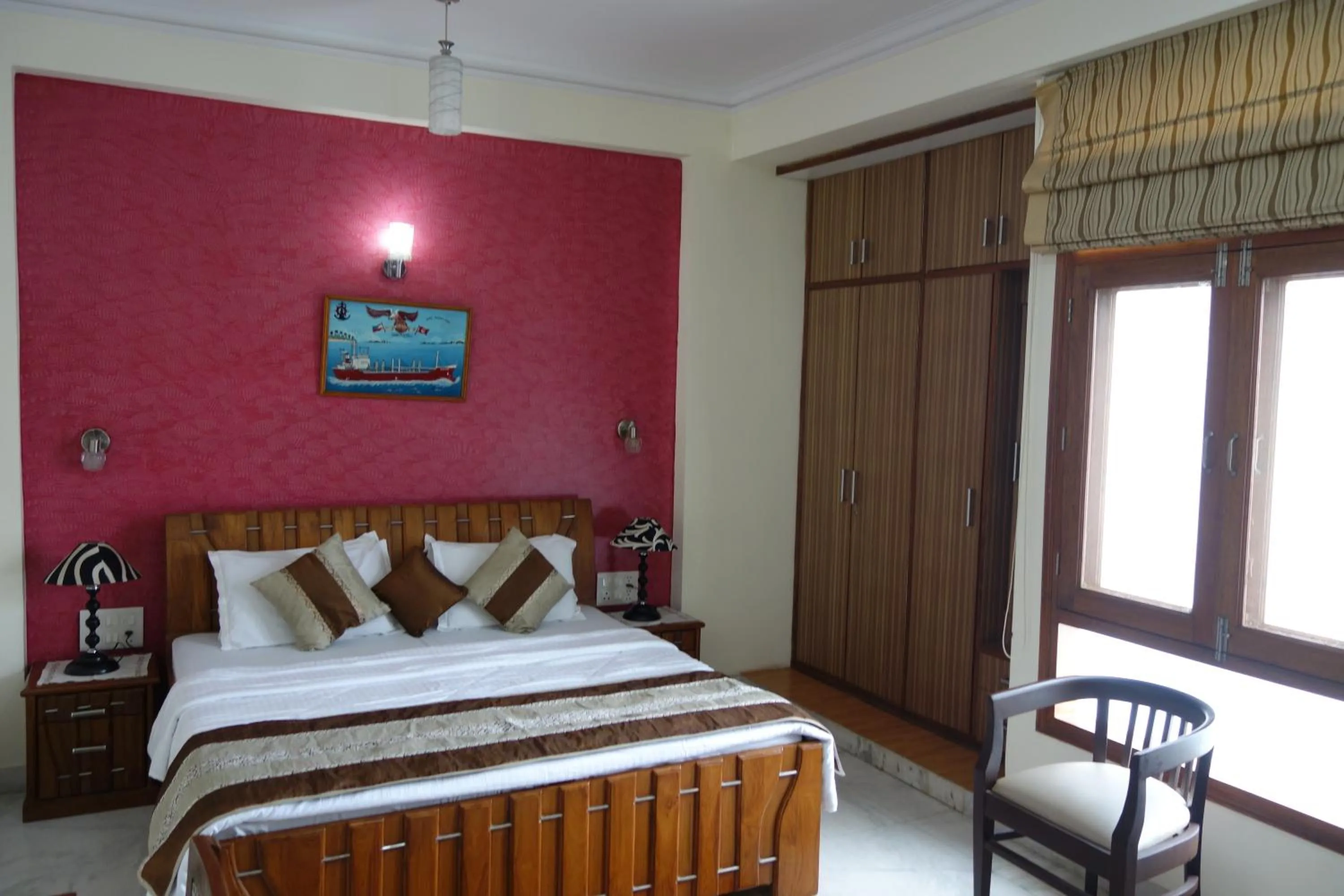 Deluxe Double Room in SABS Bed and Breakfast