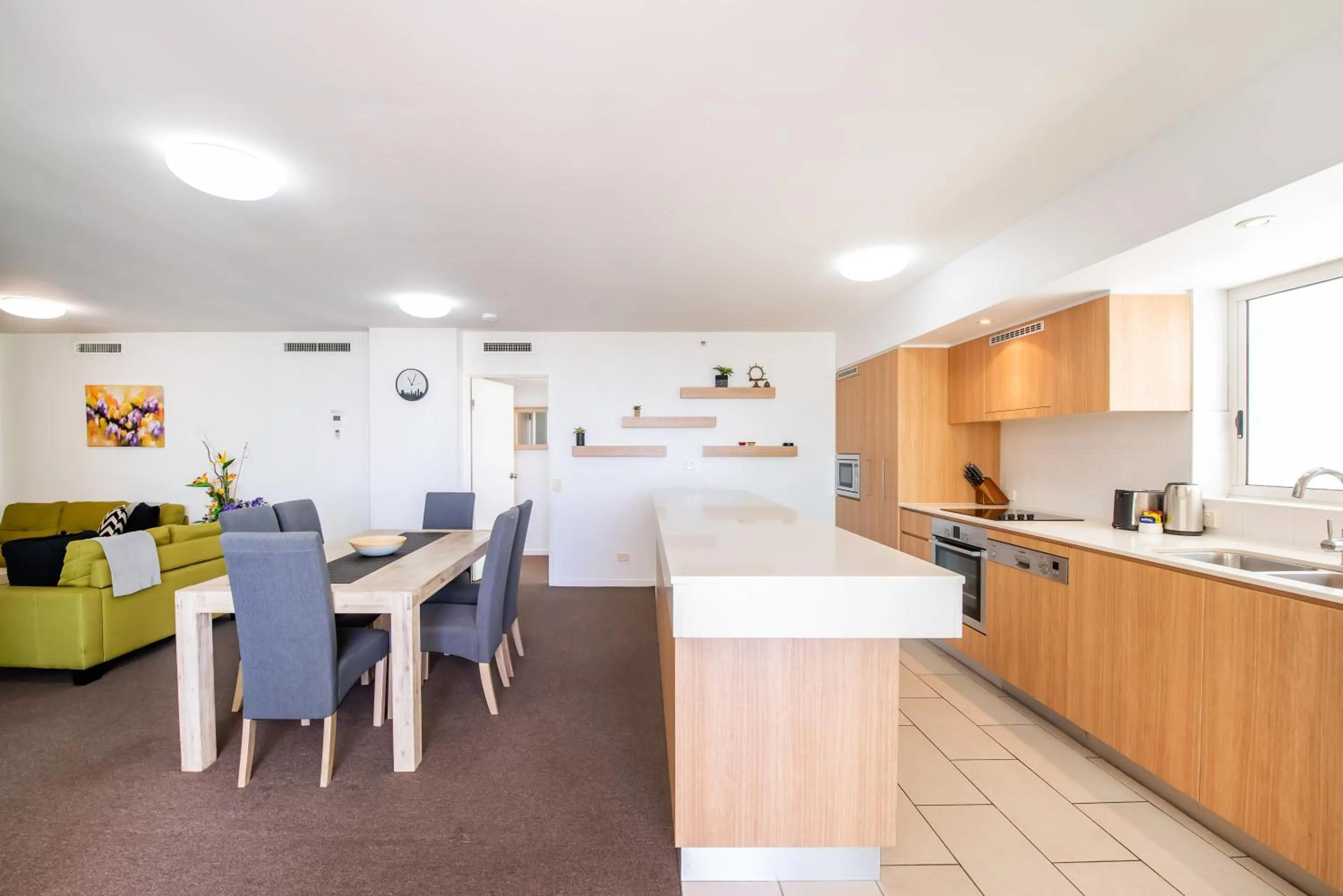 Kitchen or kitchenette in Lanai Riverside Apartments