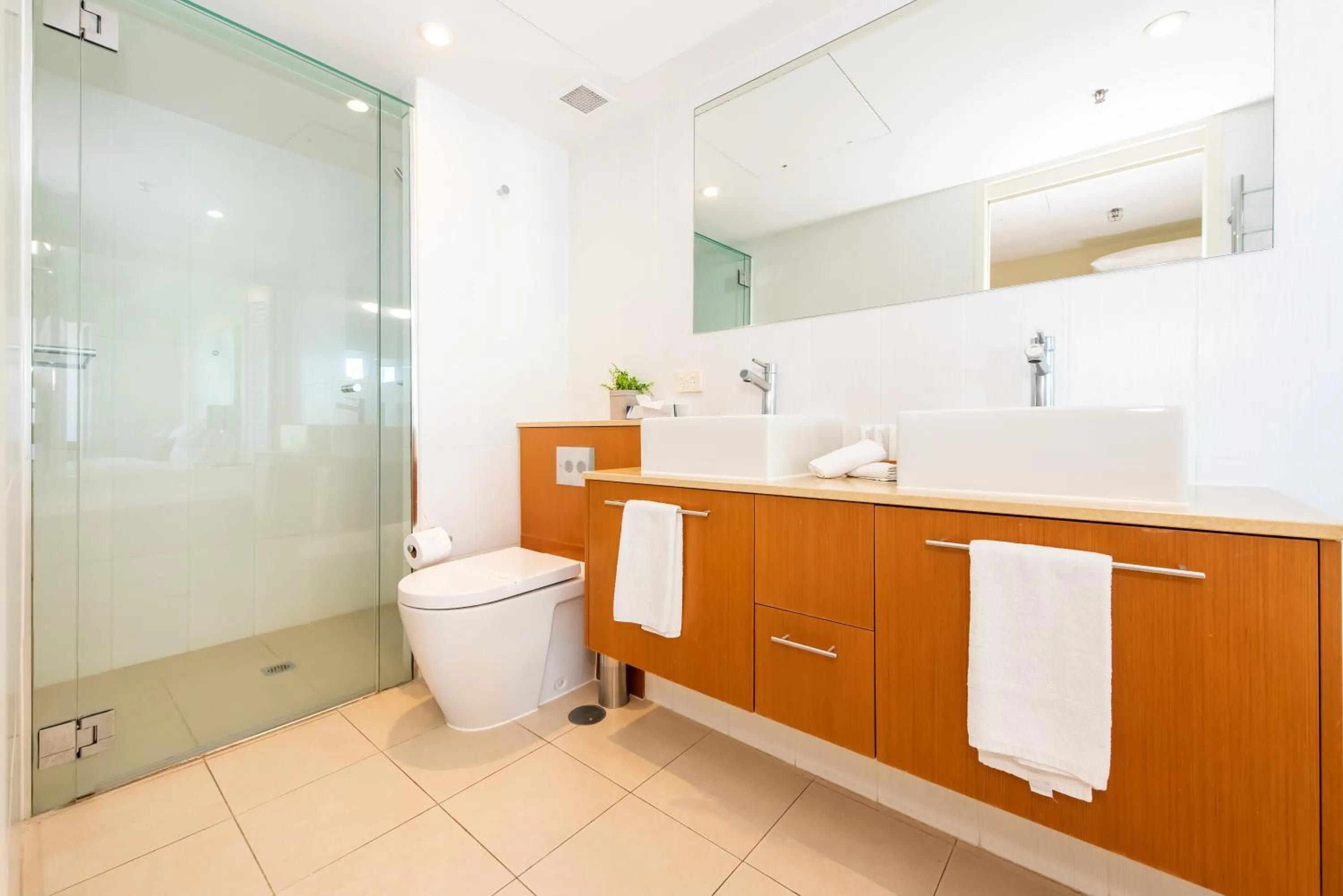 Toilet in Lanai Riverside Apartments