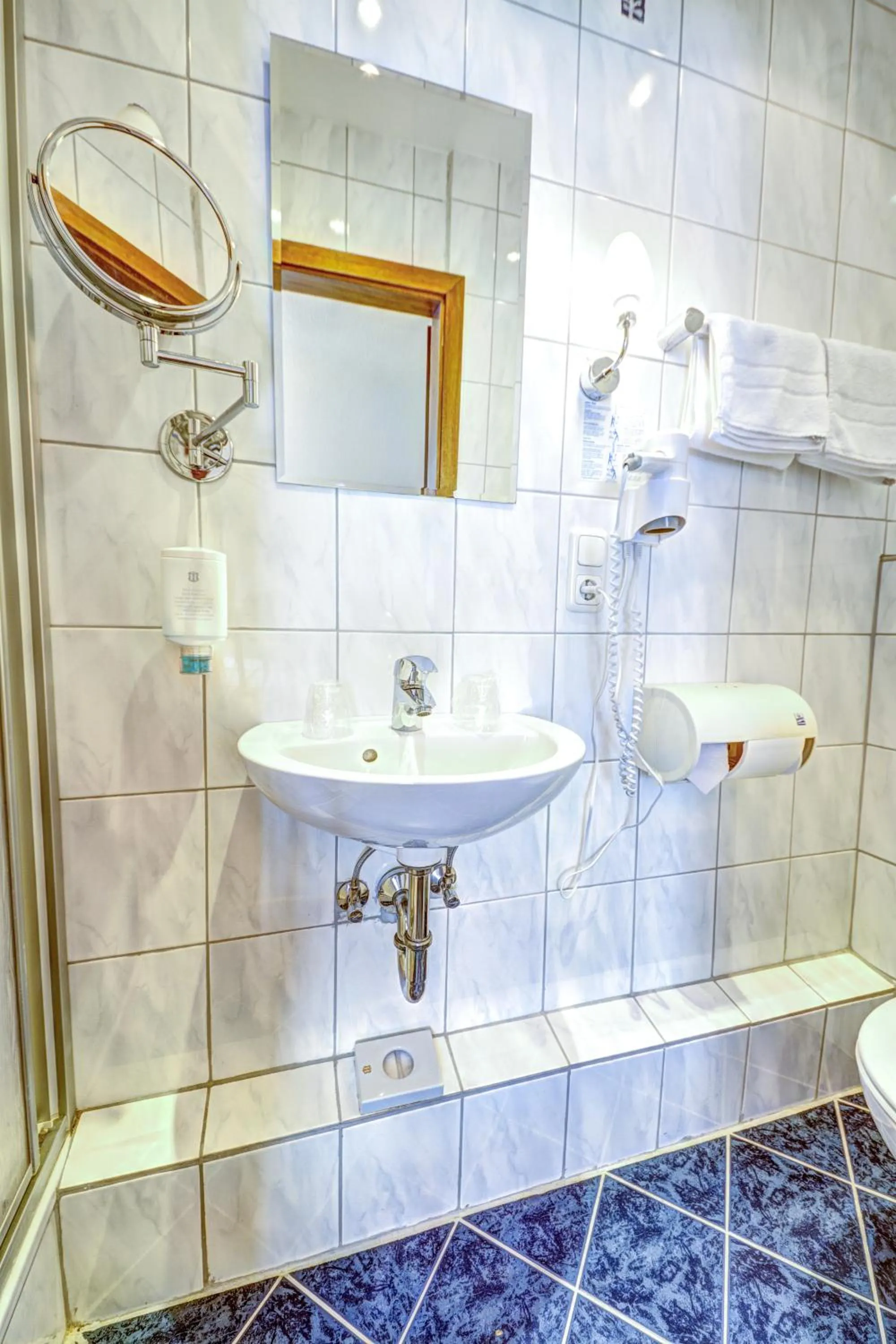 Bathroom in Hotel Alt Montjoie