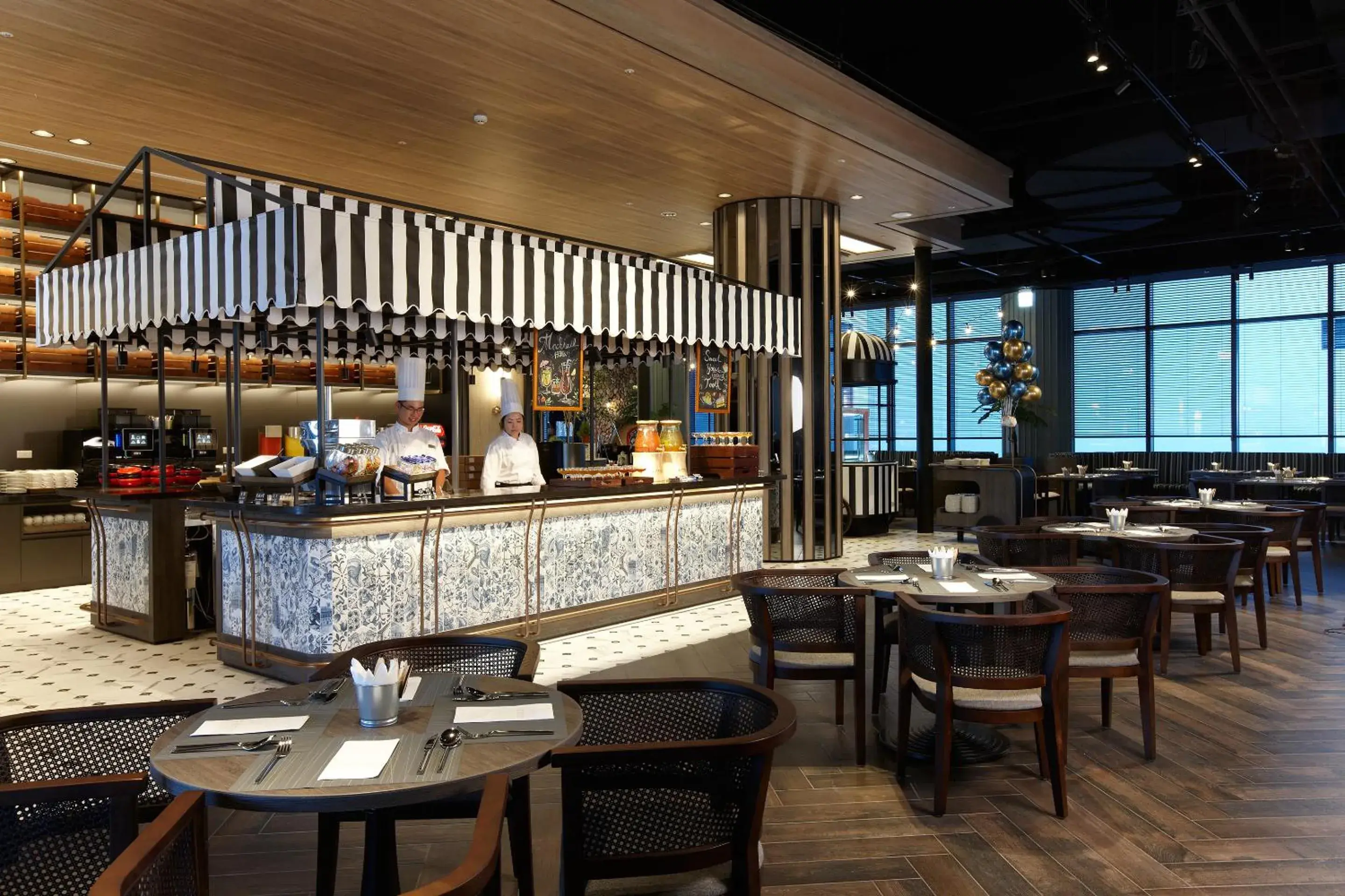 Restaurant/places to eat in COZZI Blu Restaurant/places to eat in COZZI Blu