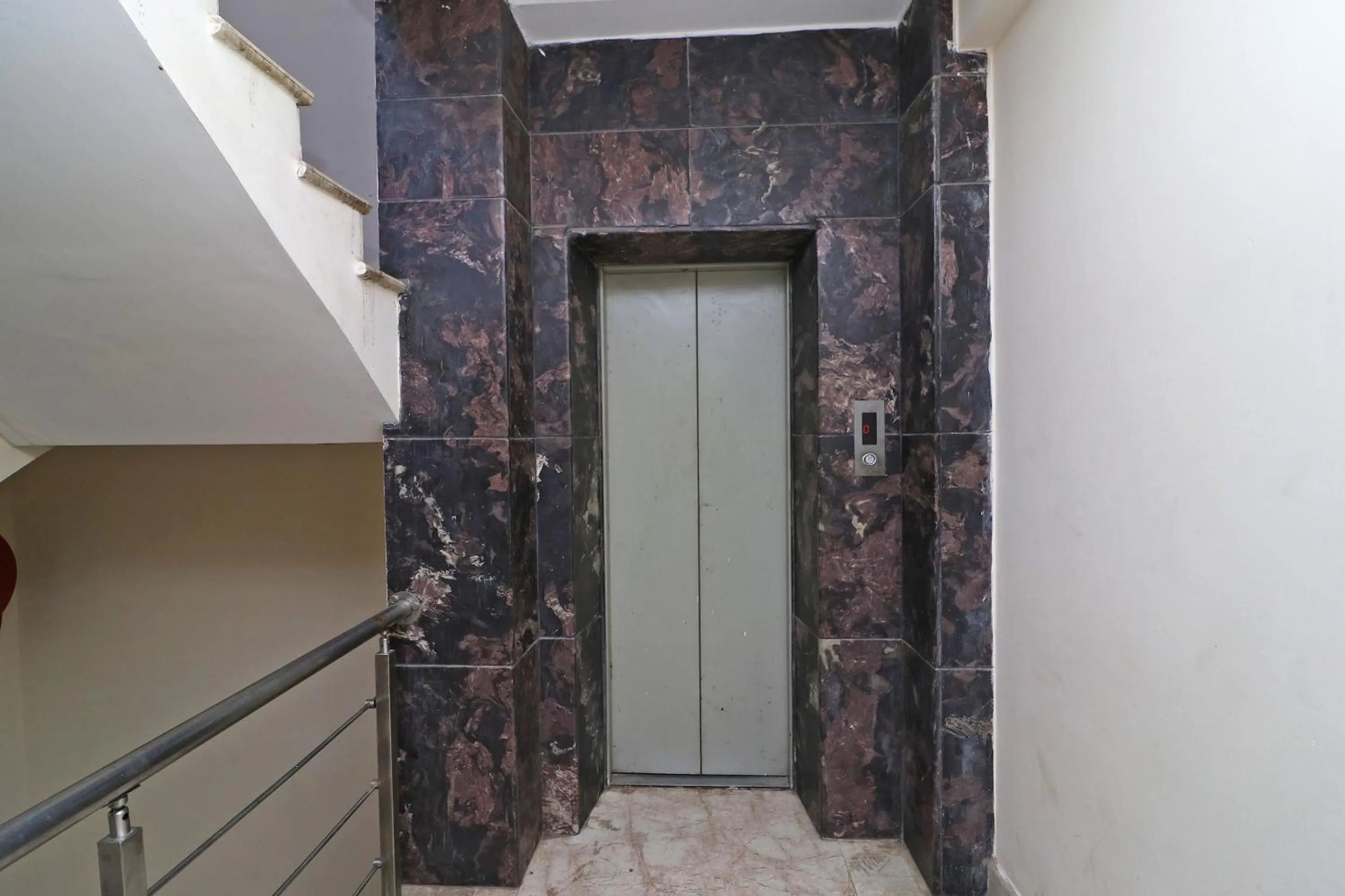 Area and facilities in Hotel Mandiram