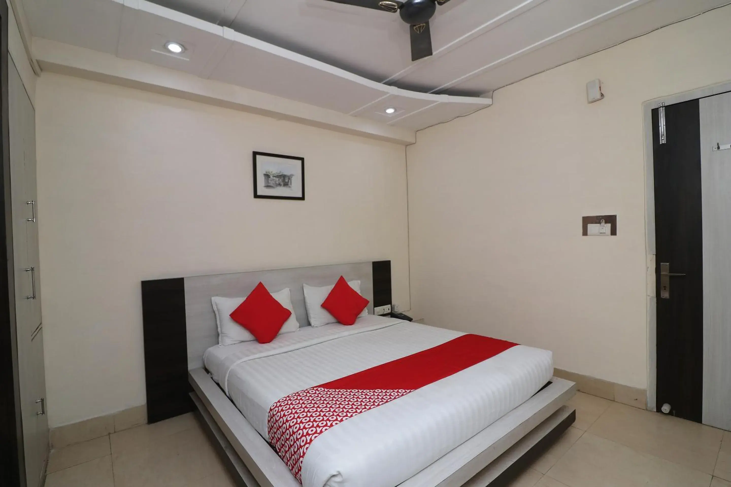 Bedroom, Bed in Hotel Mandiram Bedroom, Bed in Hotel Mandiram