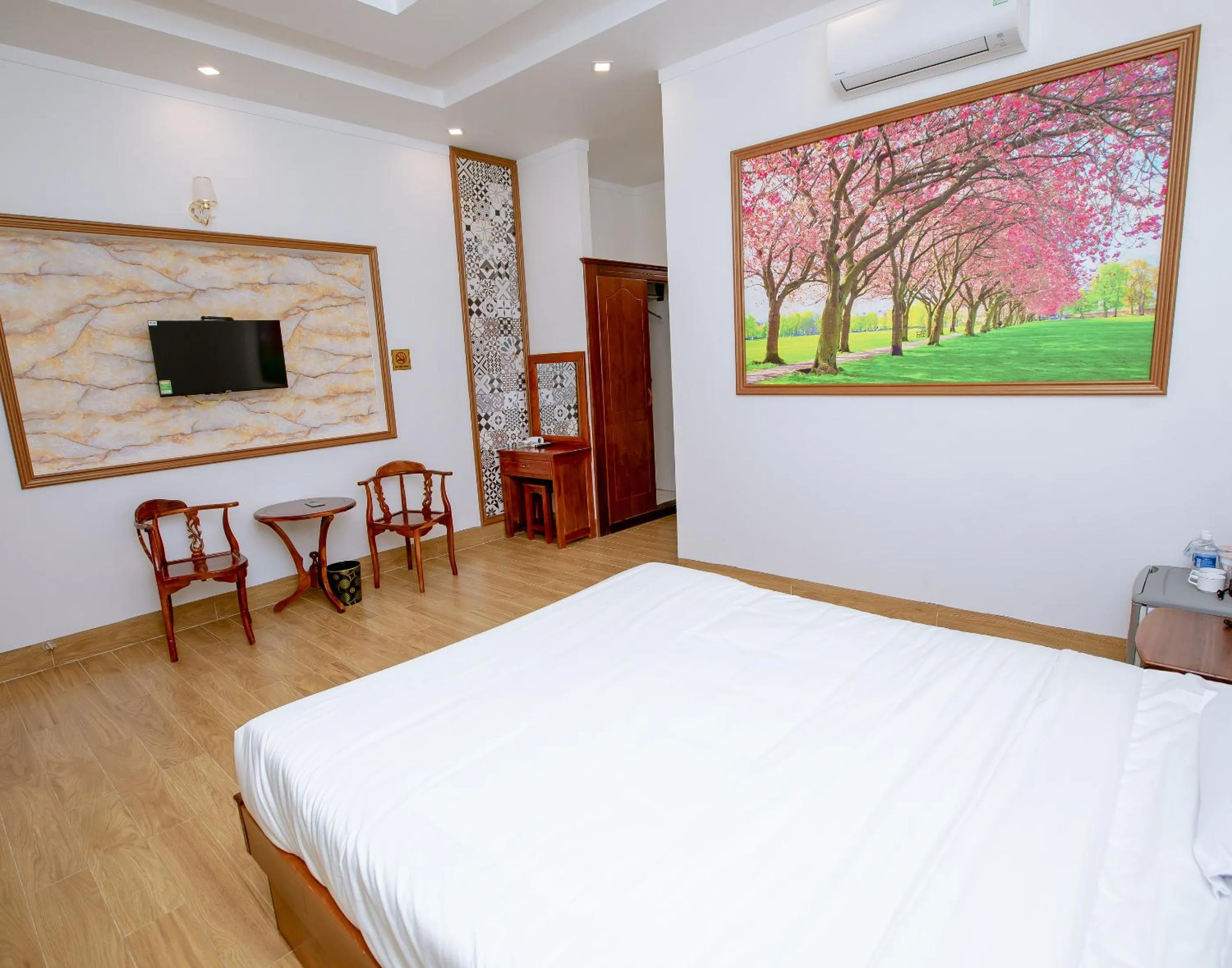 Bedroom, Bed in Thien An Hotel