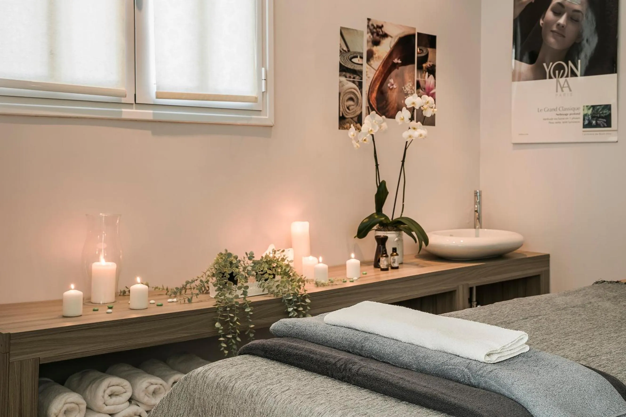 Massage, Bed in ASTRA Village Resort