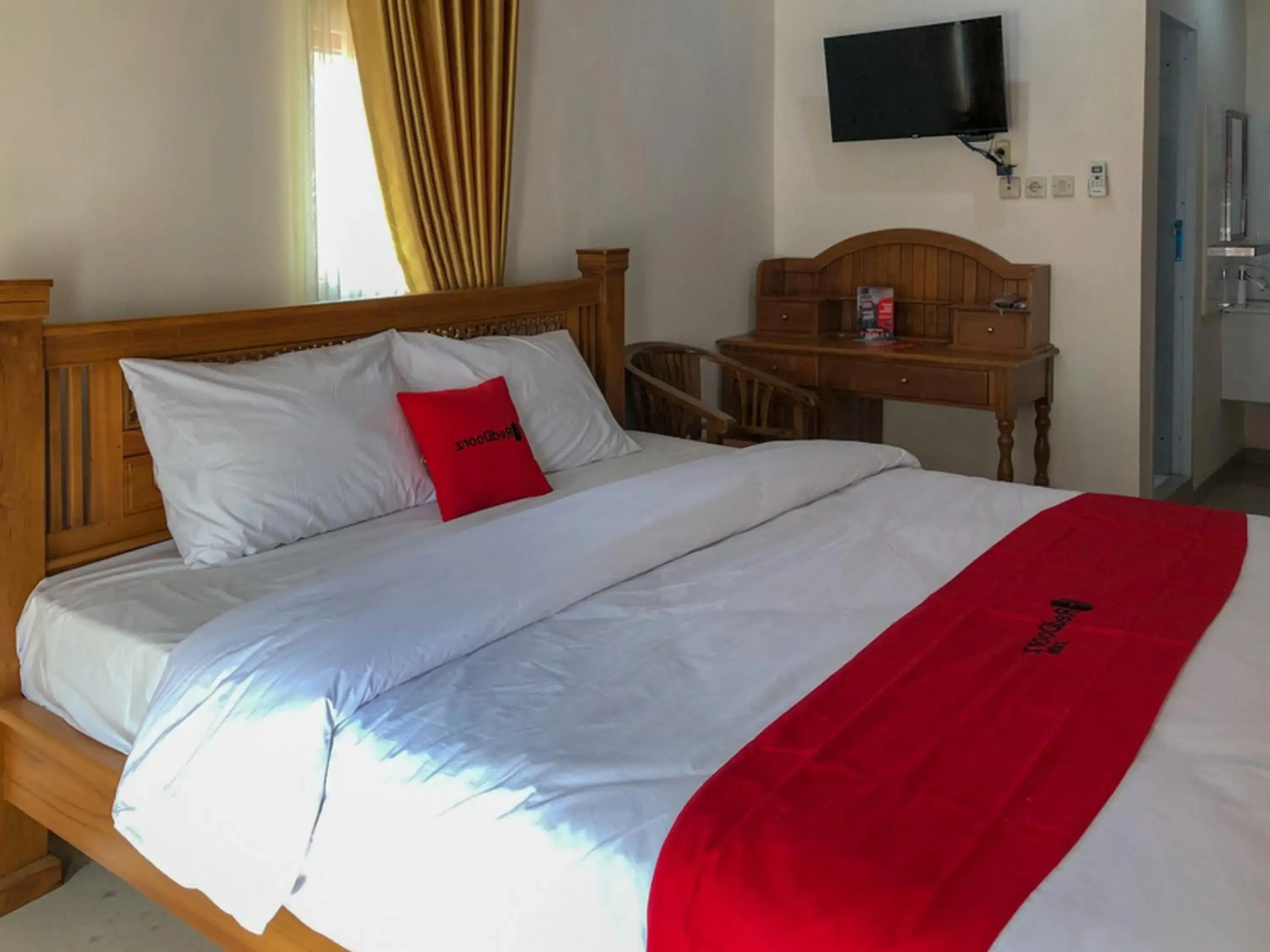 Bed in RedDoorz near XT Square 3 Bed in RedDoorz near XT Square 3