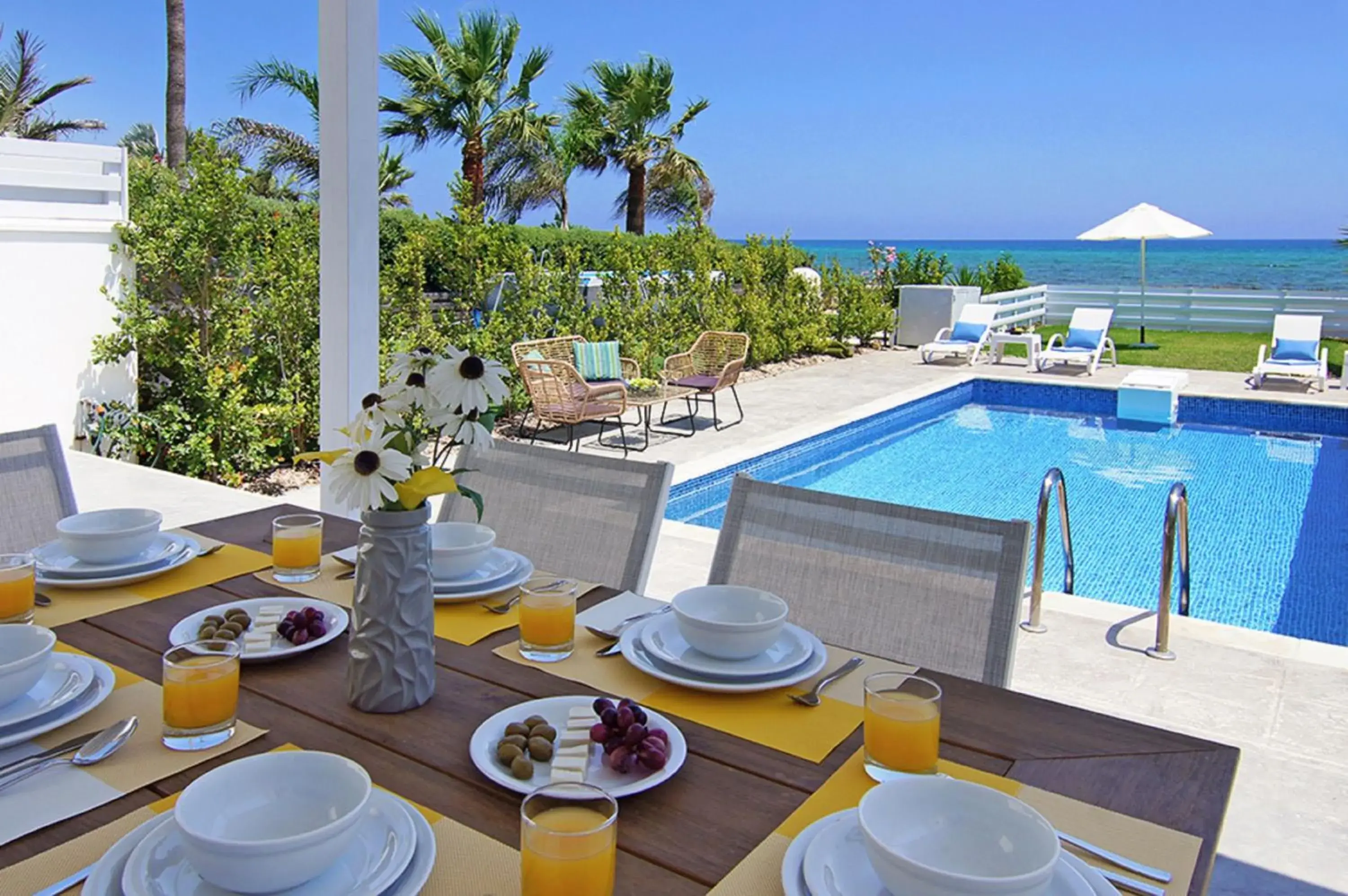 Villa Ivory - Seafront Villa Ivory - Seafront