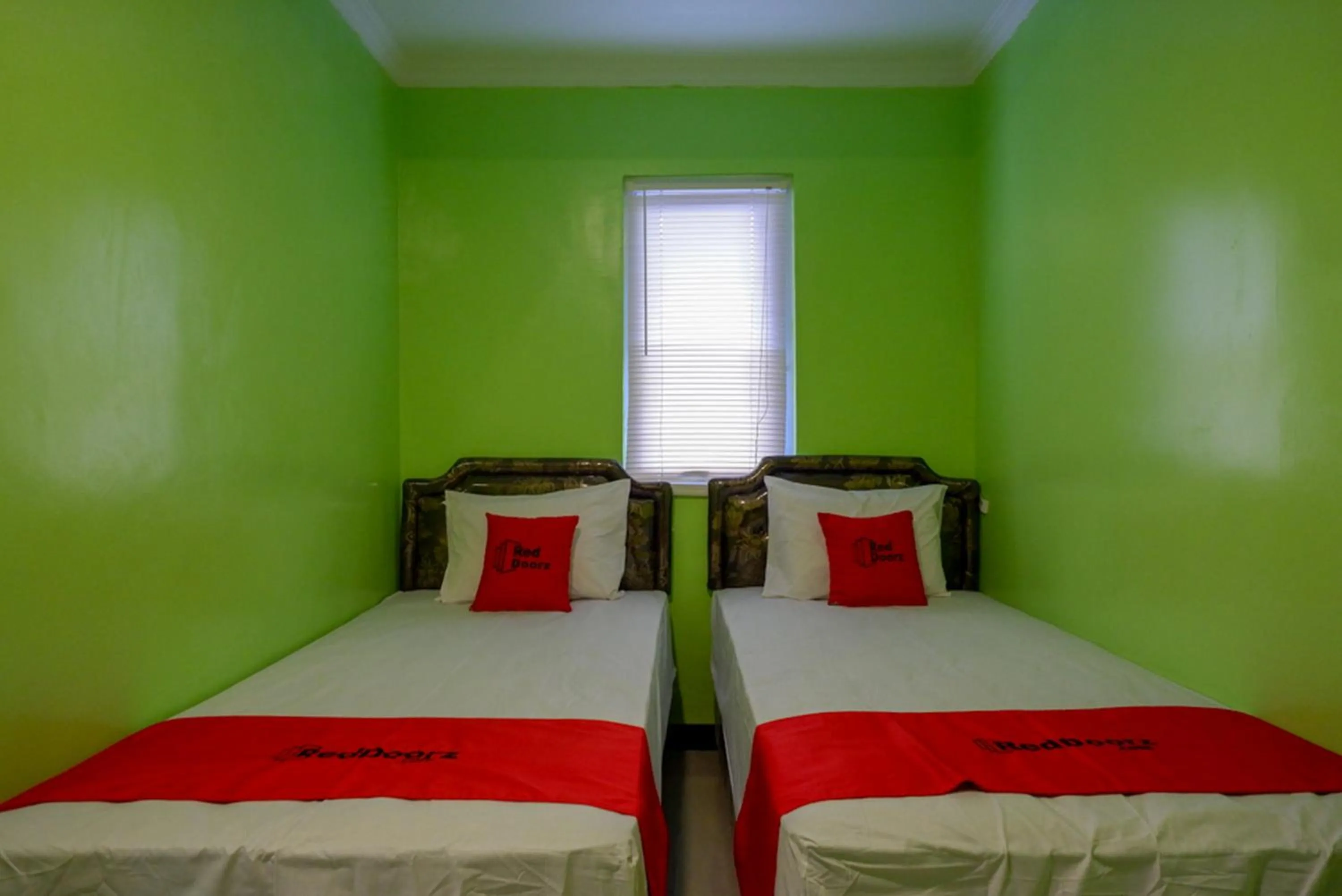 Bed in RedDoorz @ Jalan Gatot Subroto Semarang