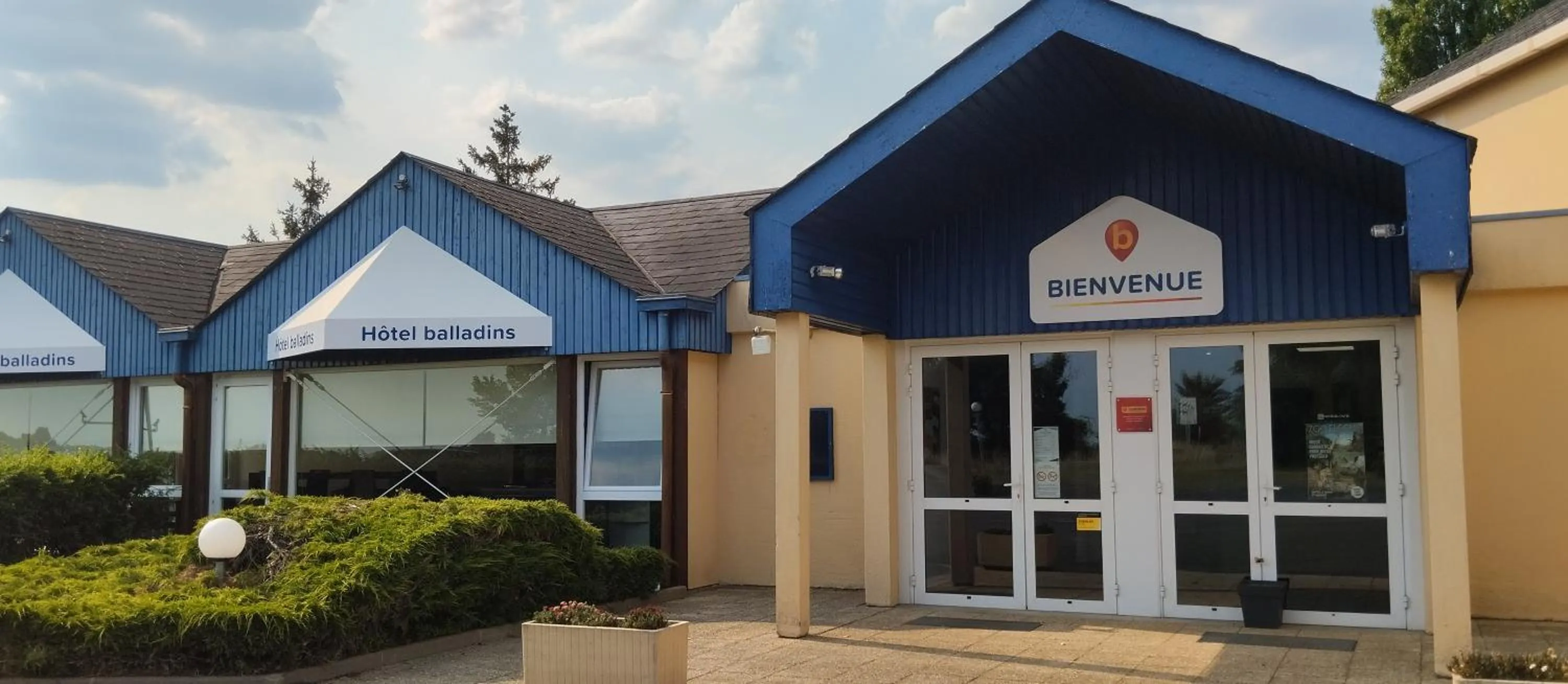 Property building in initial by balladins Sable sur Sarthe