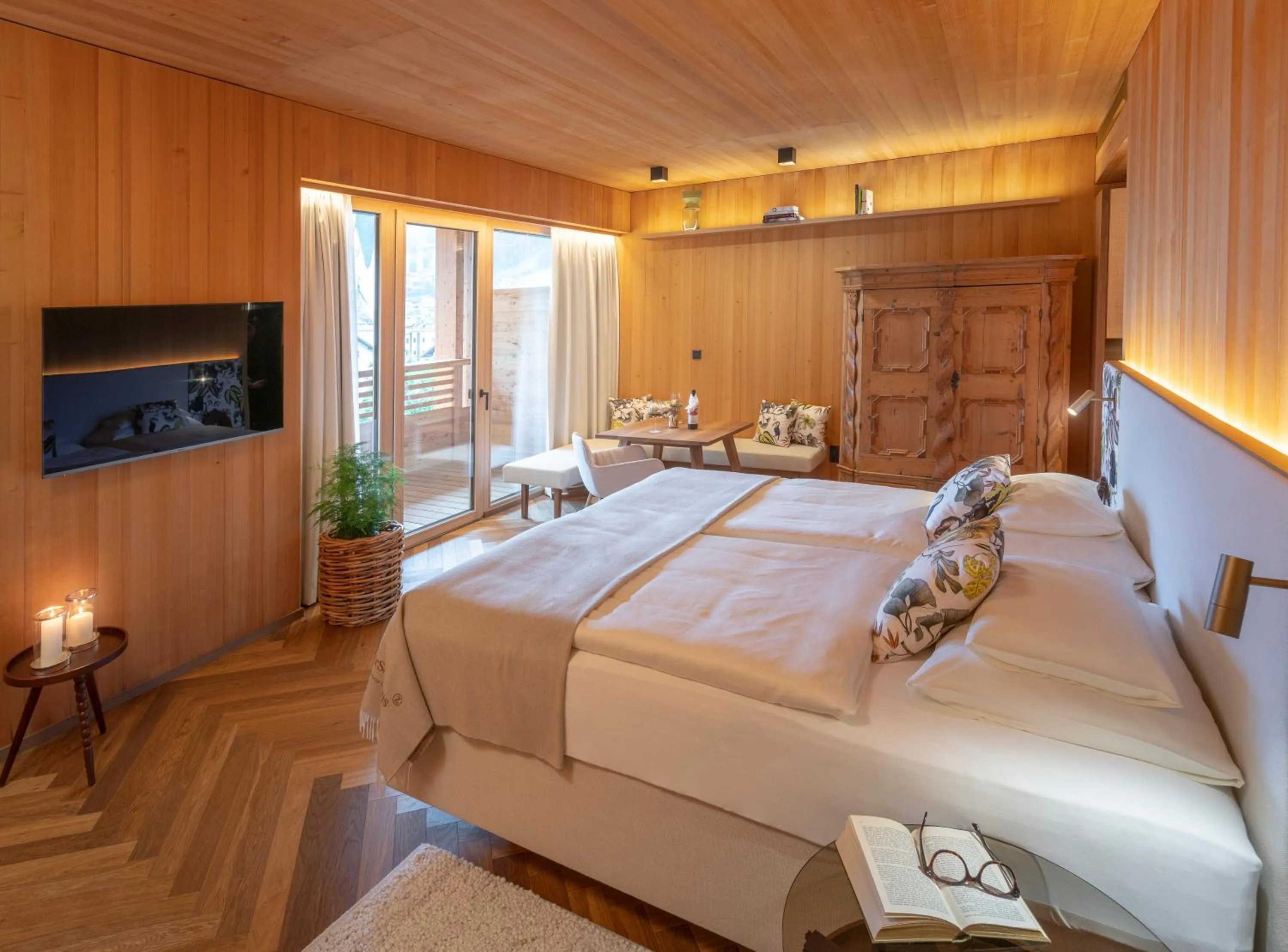 Photo of the whole room, Bed in MalisGarten Green Spa Hotel - Adults Only