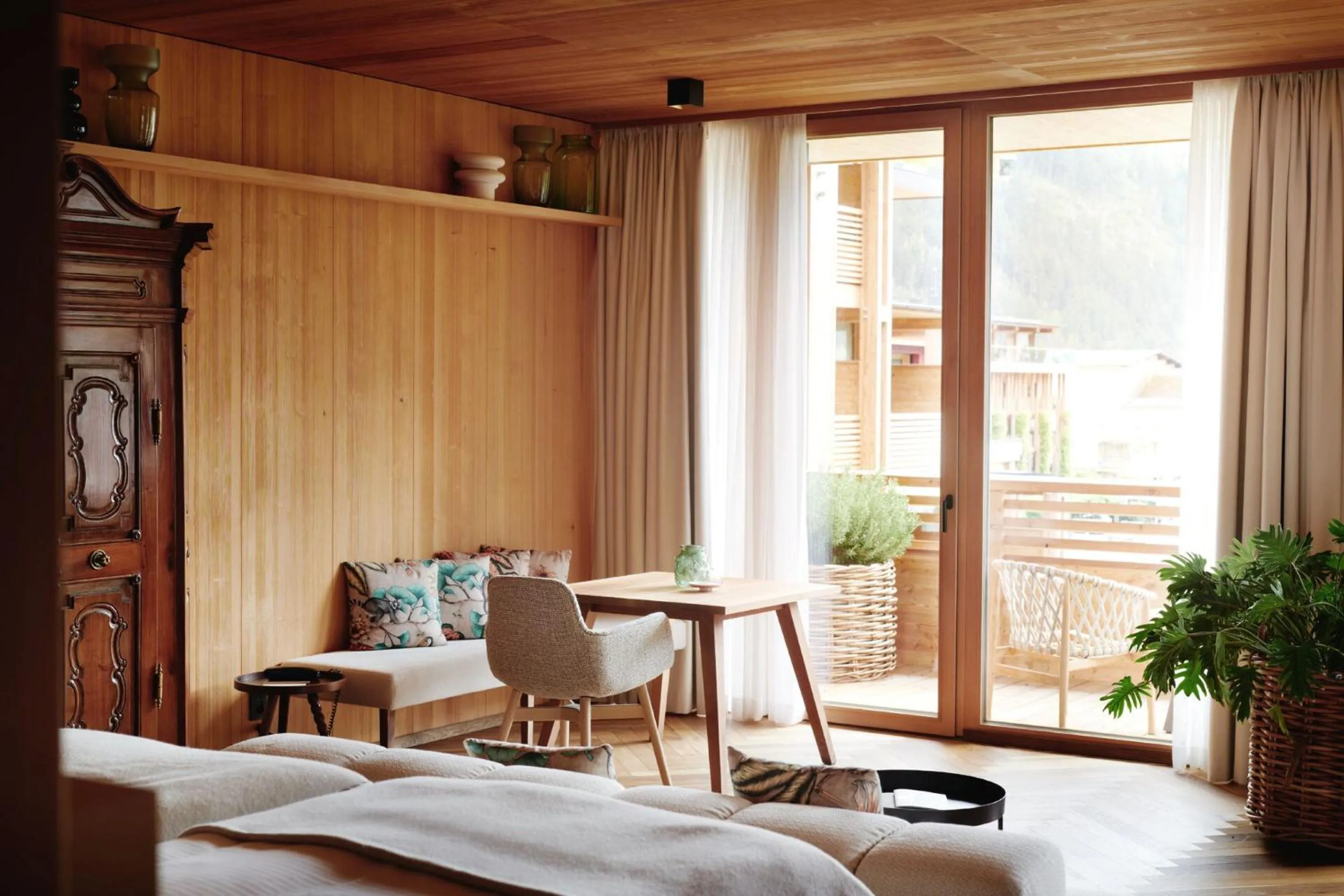 Photo of the whole room, Bed in MalisGarten Green Spa Hotel - Adults Only