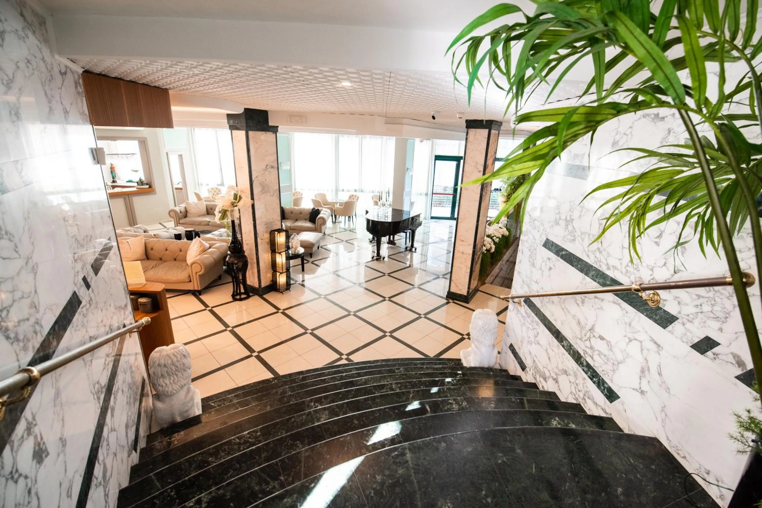 Lobby or reception in Hotel Carlton