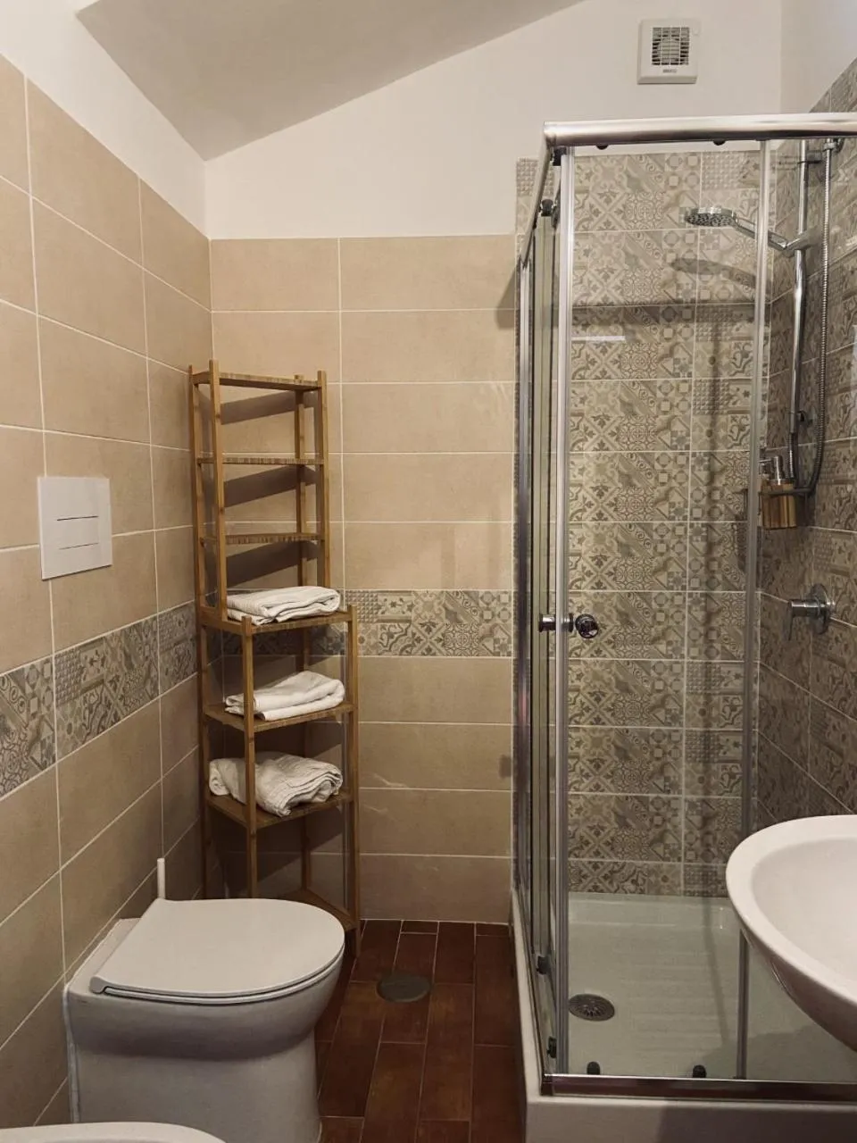 Shower in Villa Cipriano