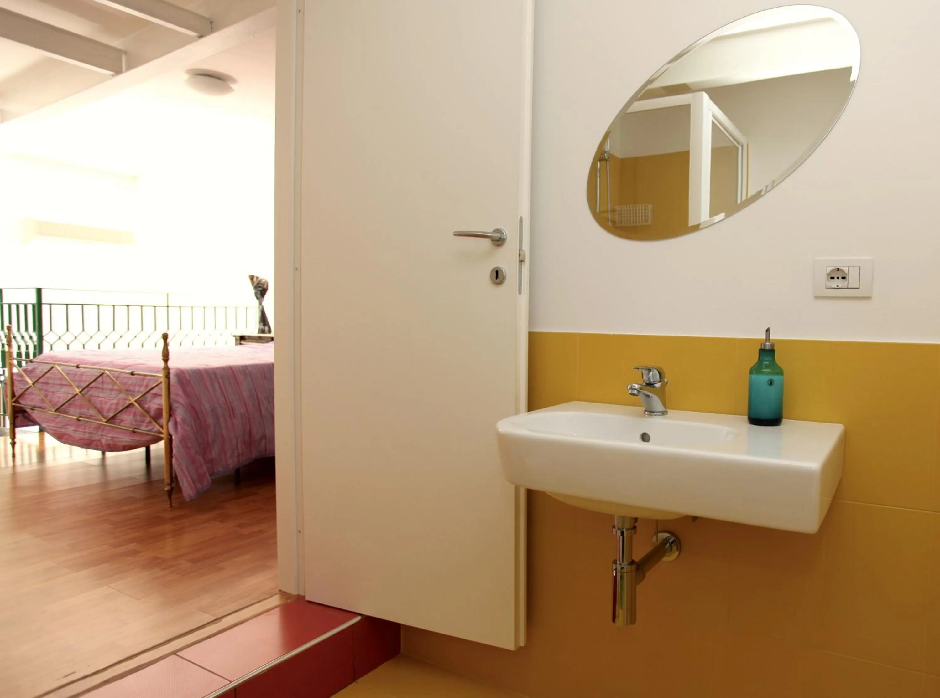Bathroom, Bed in DormidaMè