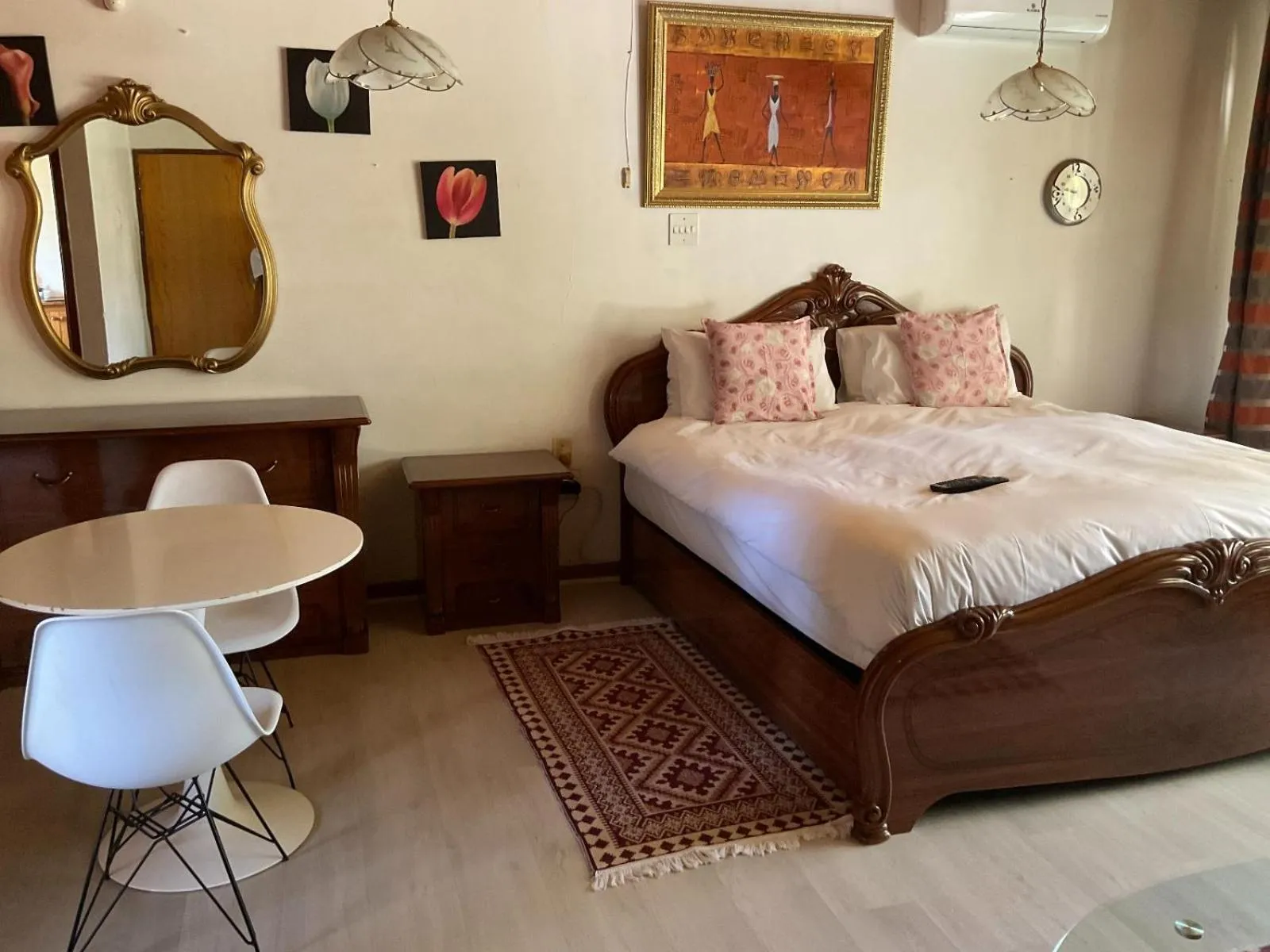 Bed in Royal Olympia Lodges & Safaris RSA