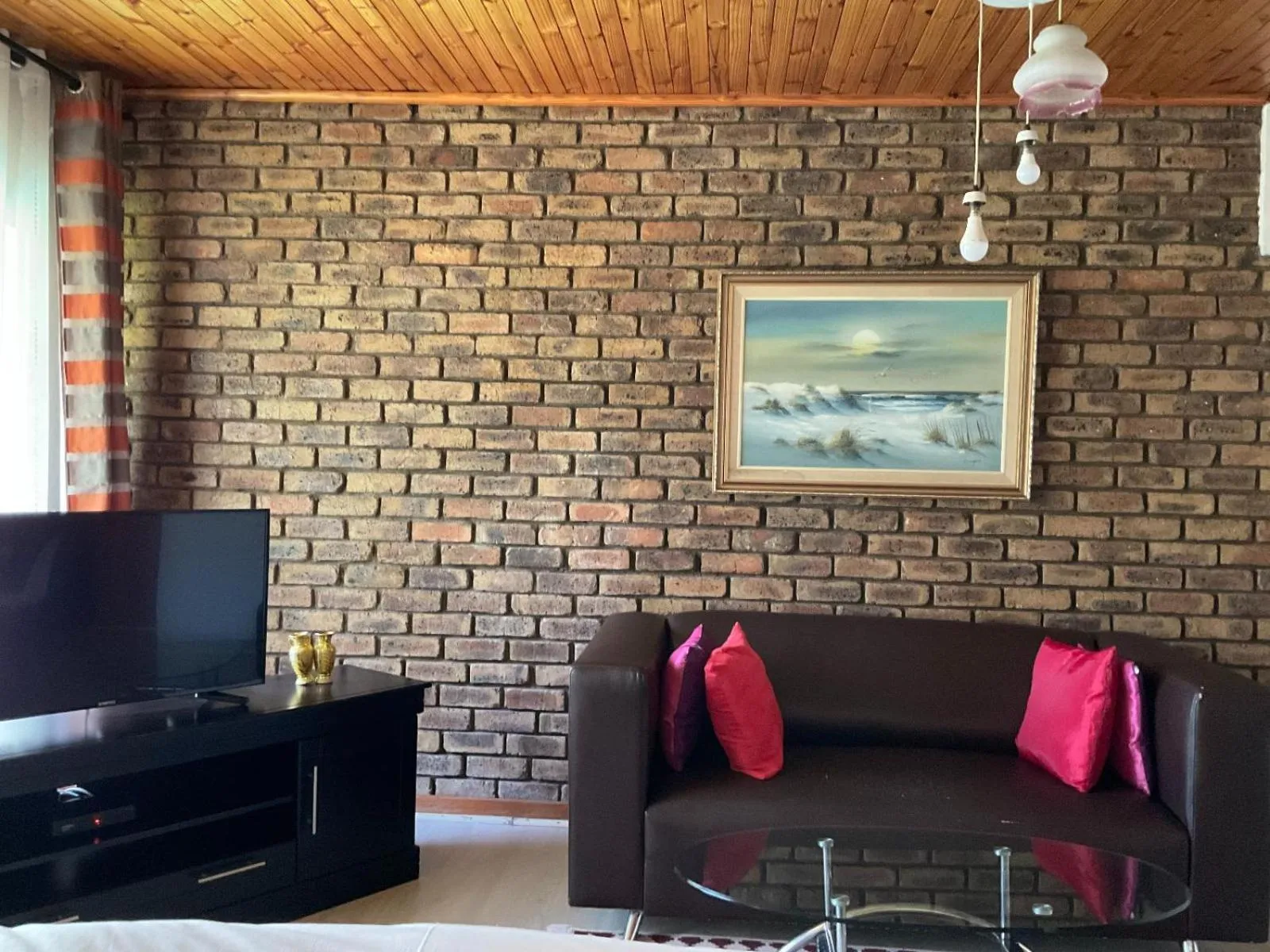 TV and multimedia in Royal Olympia Lodges & Safaris RSA