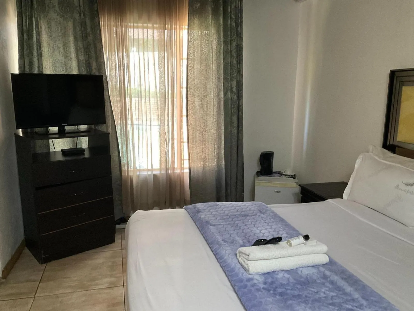 TV and multimedia, Bed in Royal Olympia Lodges & Safaris RSA