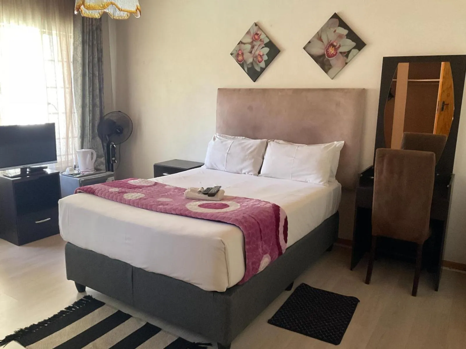 Bed in Royal Olympia Lodges & Safaris RSA