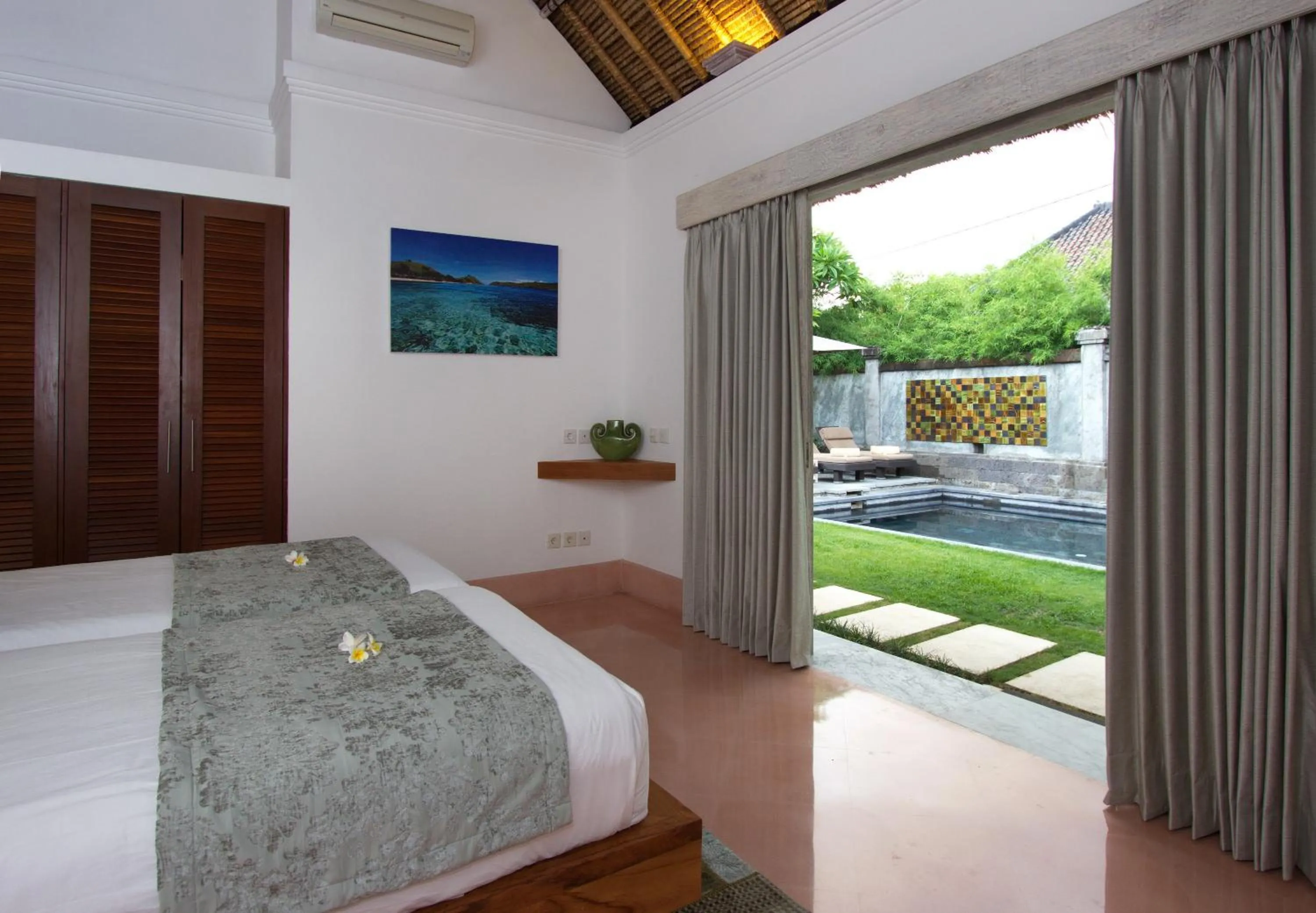 Bedroom, Bed in Serene Villas
