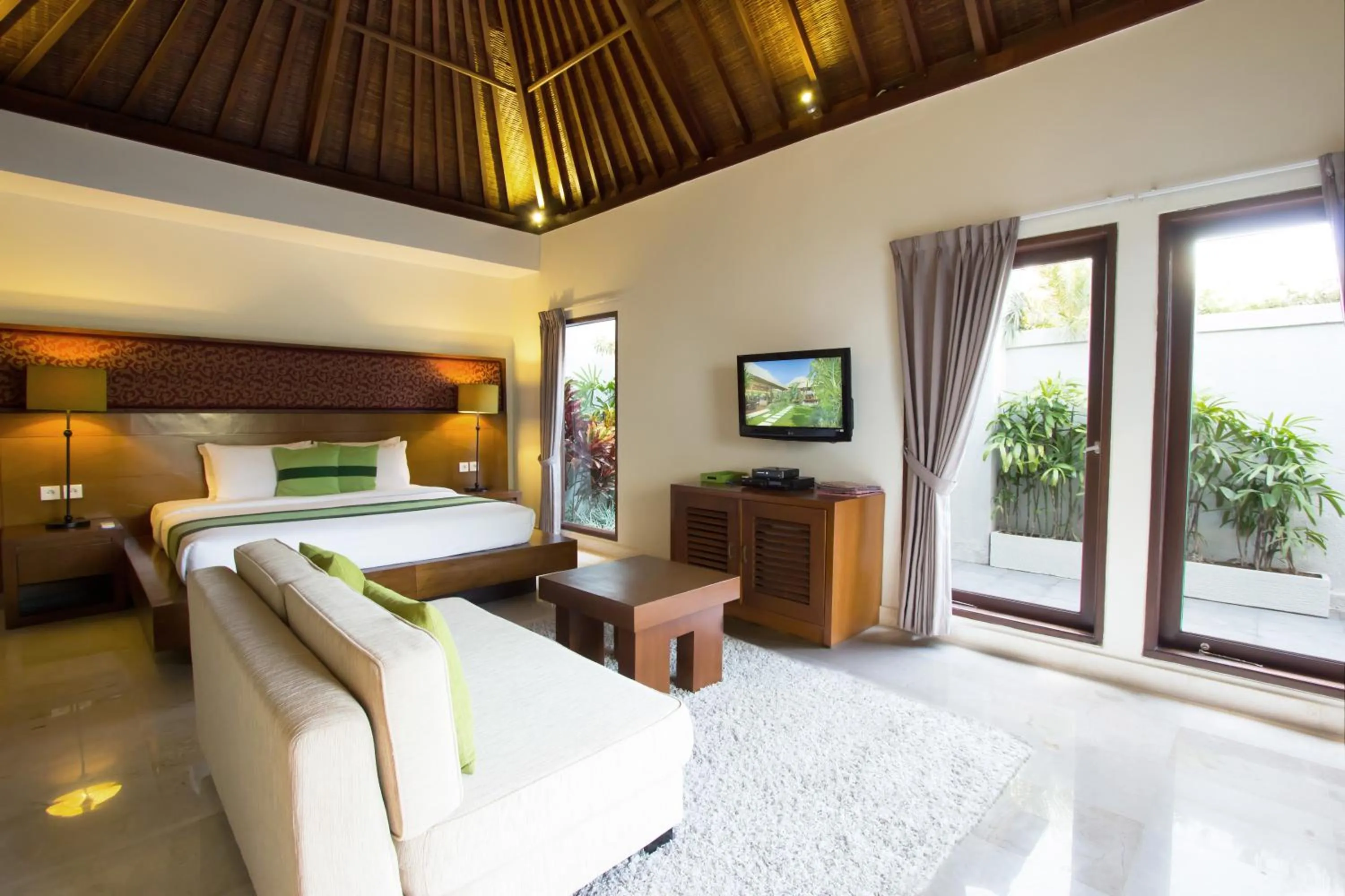 Bedroom, Bed in Serene Villas