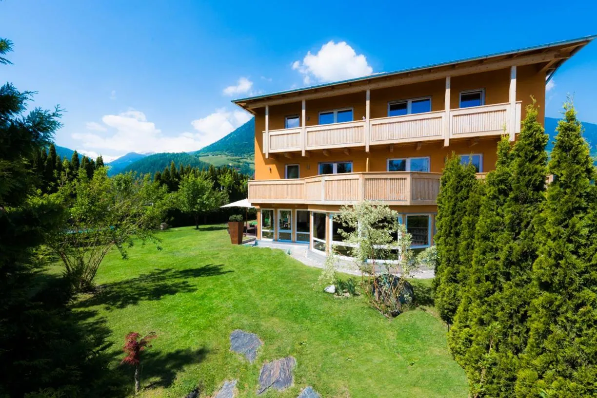Property building in Residence-Garni Haus Tschenett