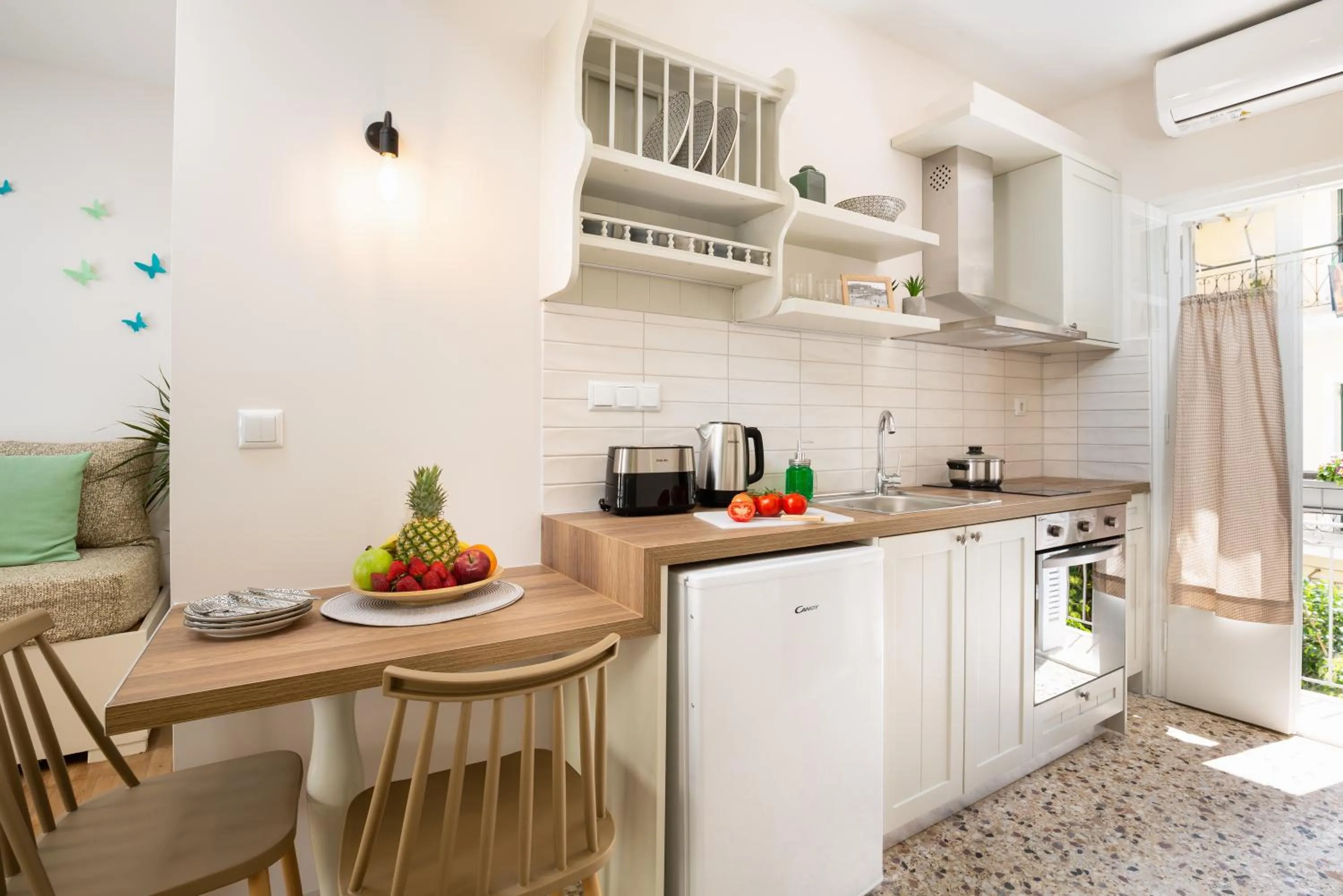 Kitchen or kitchenette in Kâmara Old Town Studios