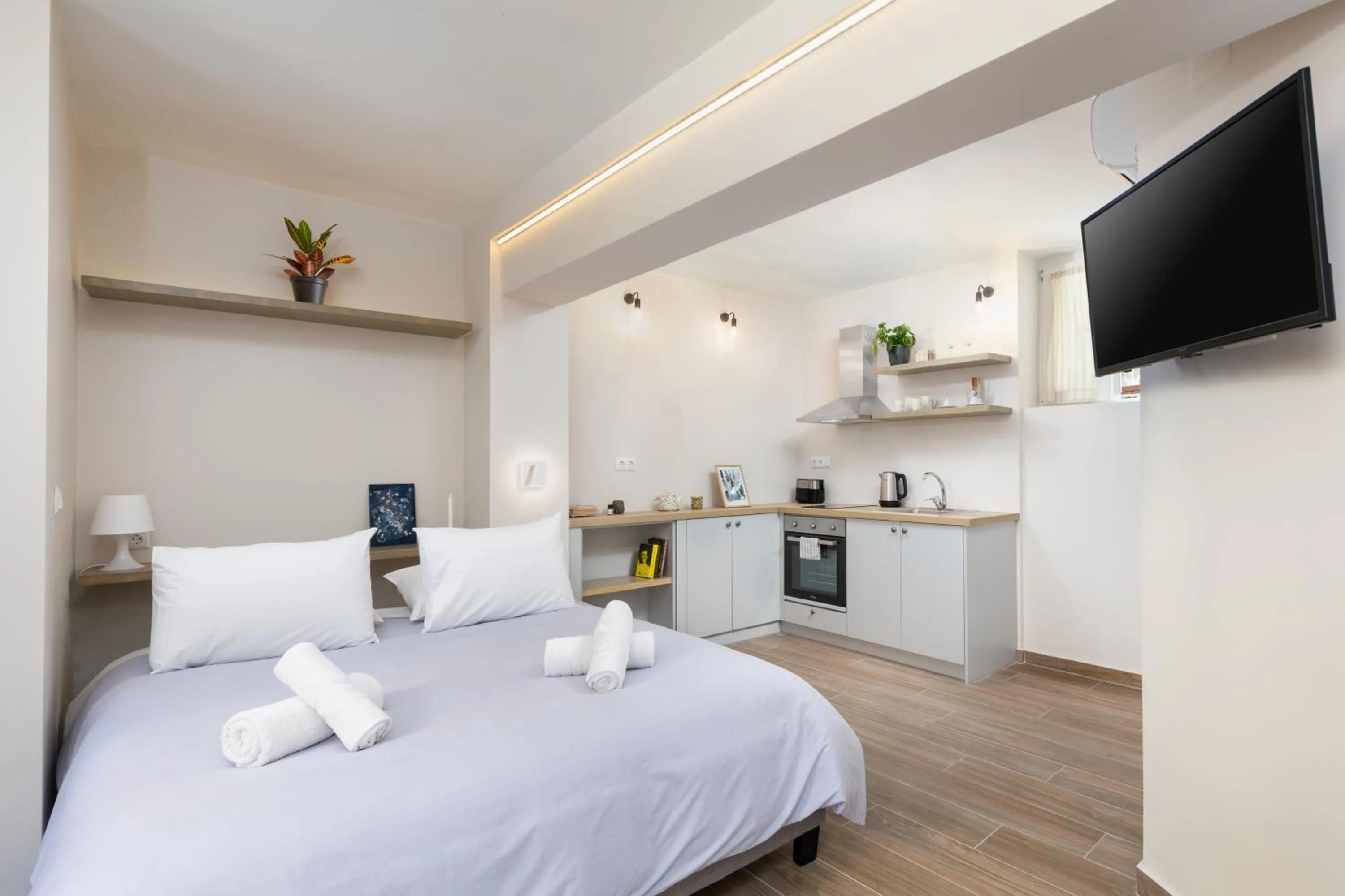 Bed in Kâmara Old Town Studios