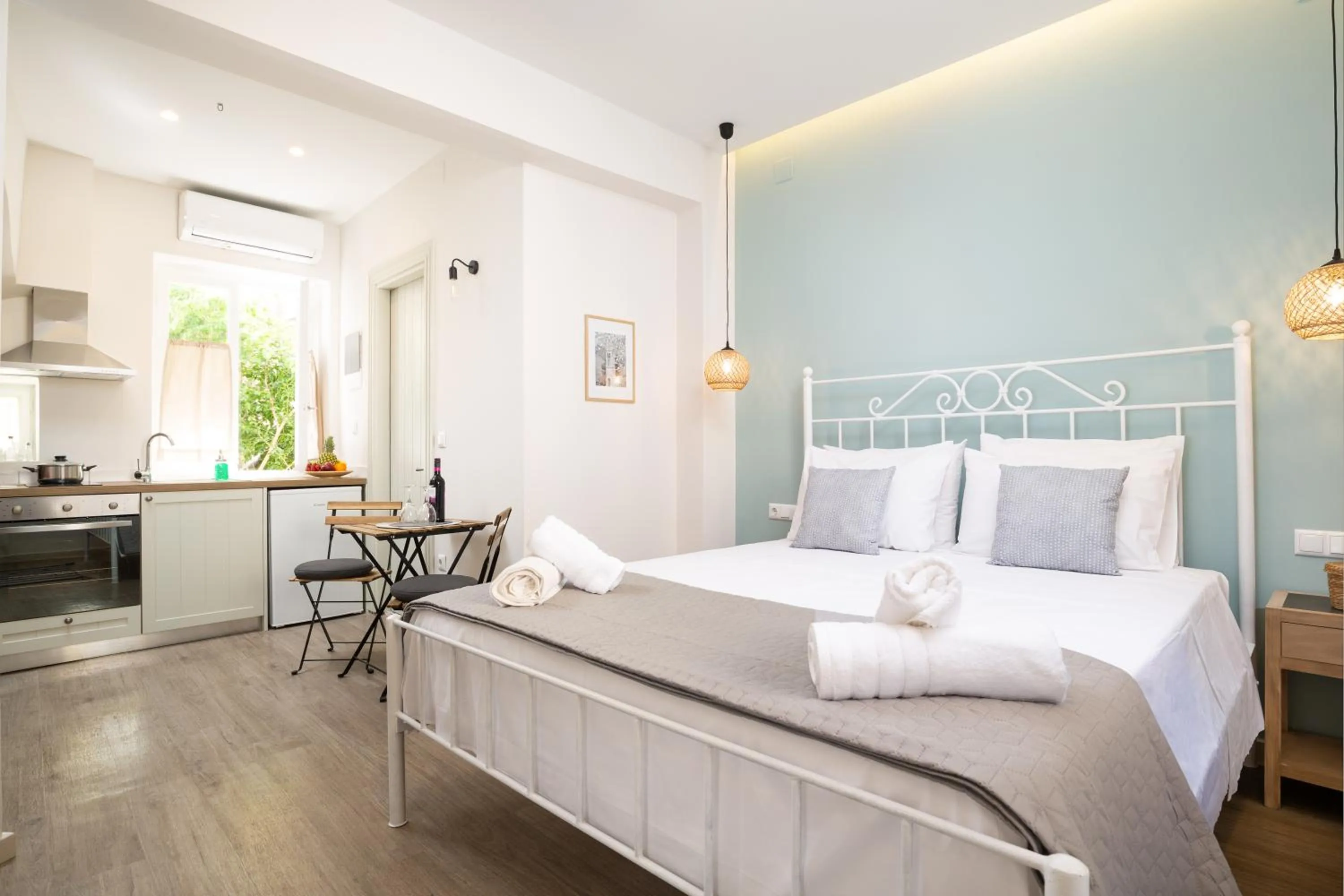 Bed in Kâmara Old Town Studios