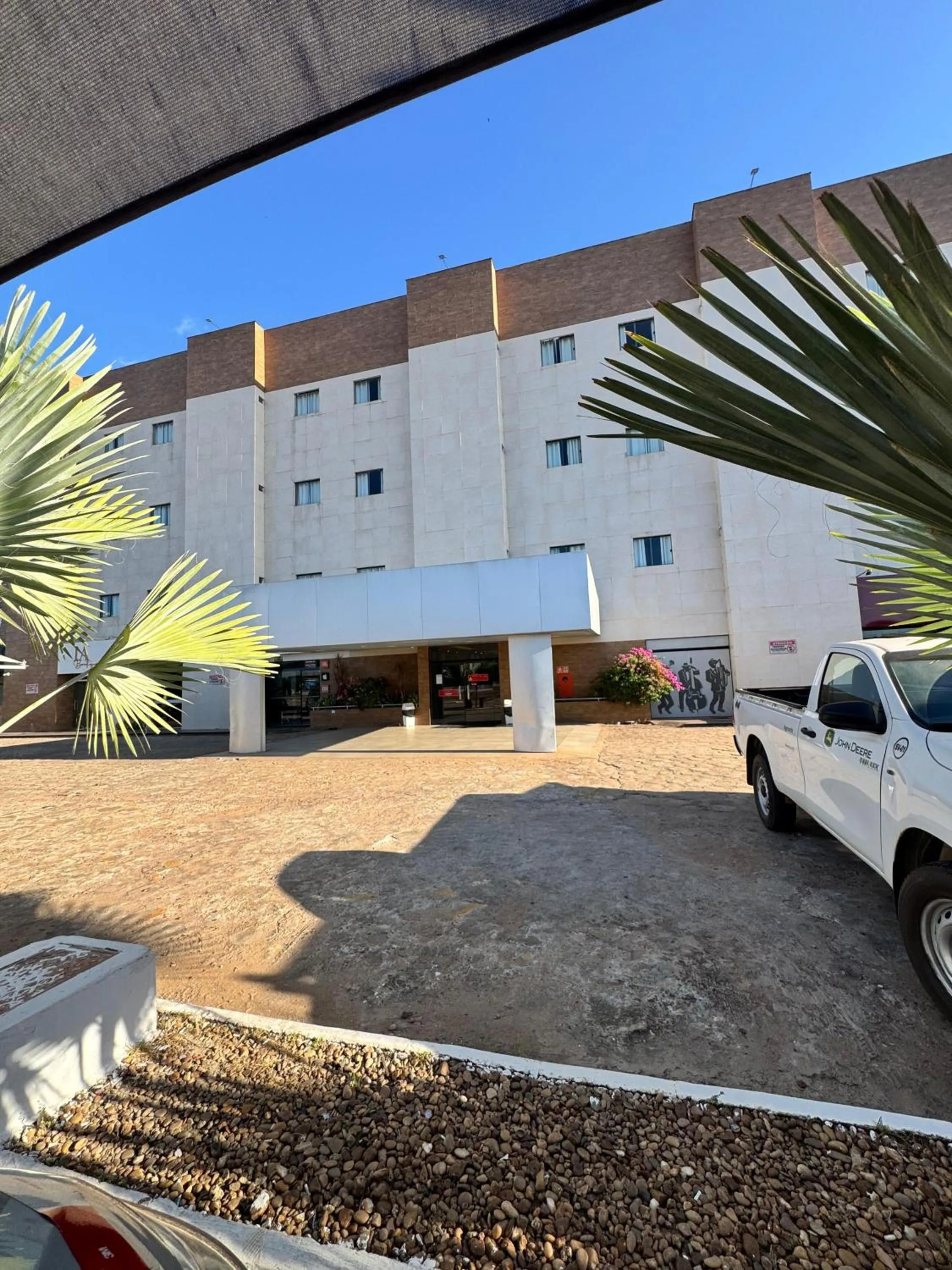 INACIO'S PLAZA HOTEL