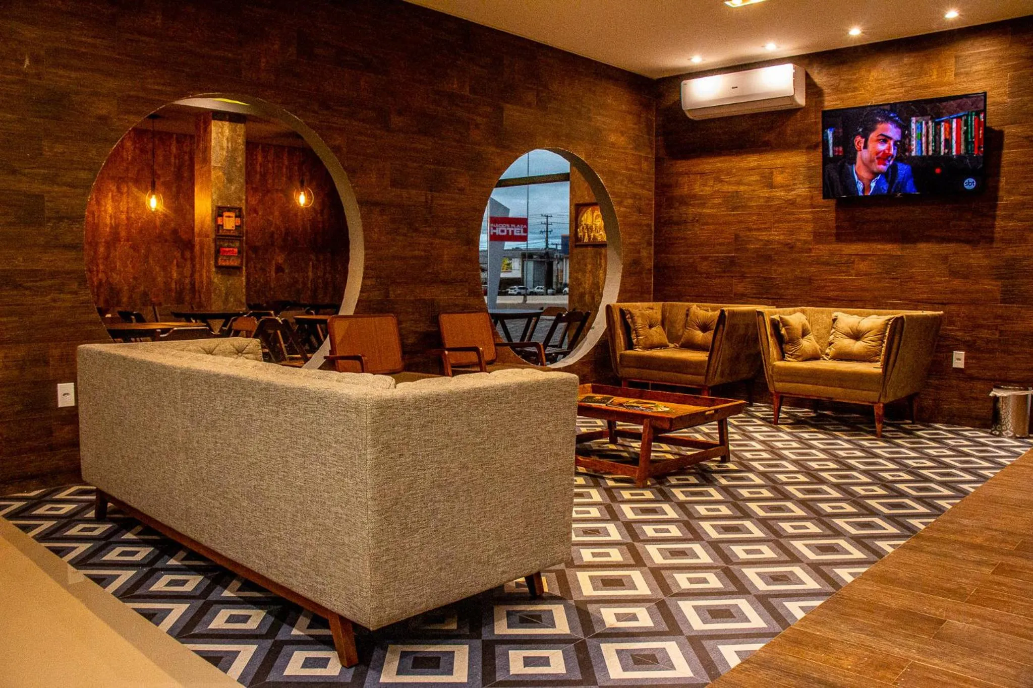 INACIO'S PLAZA HOTEL