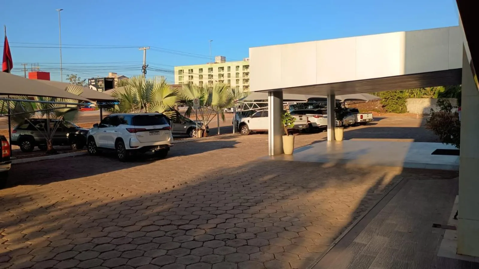 INACIO'S PLAZA HOTEL