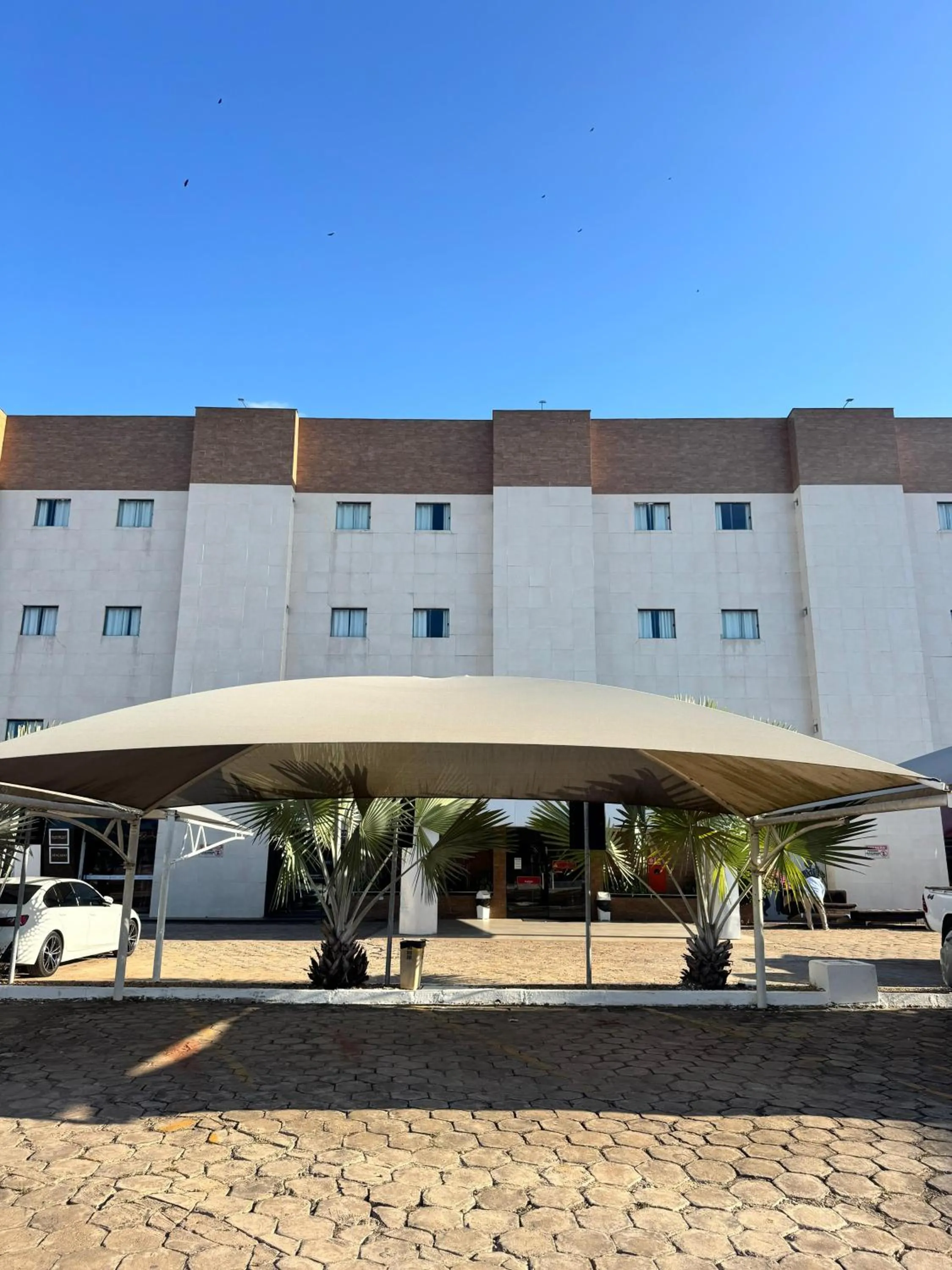 INACIO'S PLAZA HOTEL