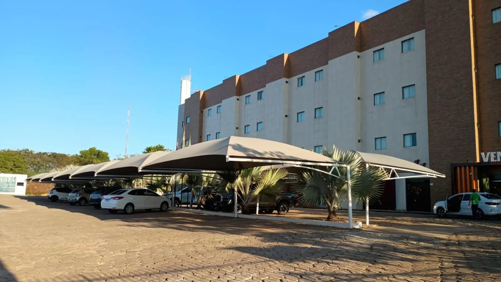 INACIO'S PLAZA HOTEL